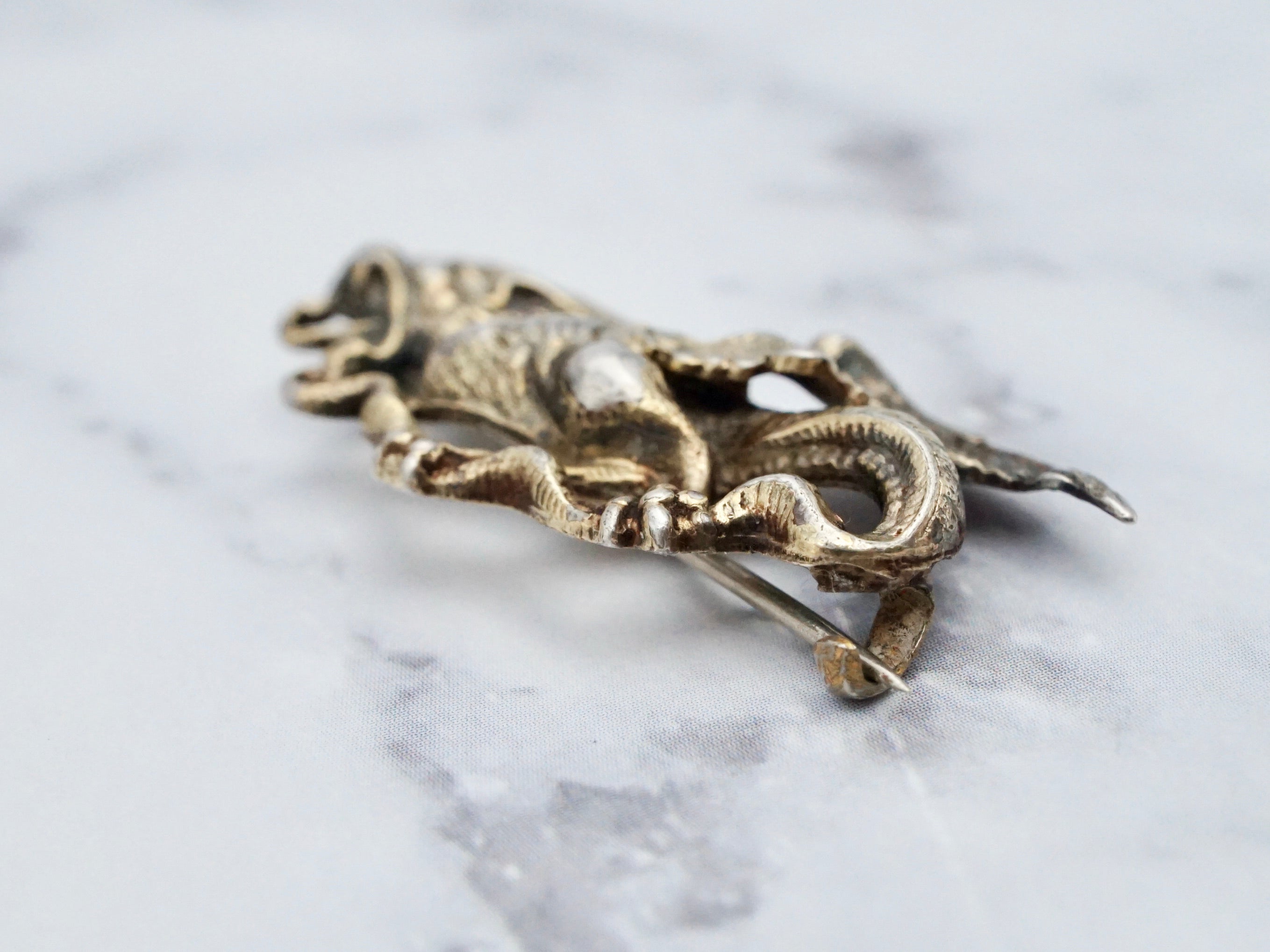 Antique Victorian William Link sterling gilt griffin pin