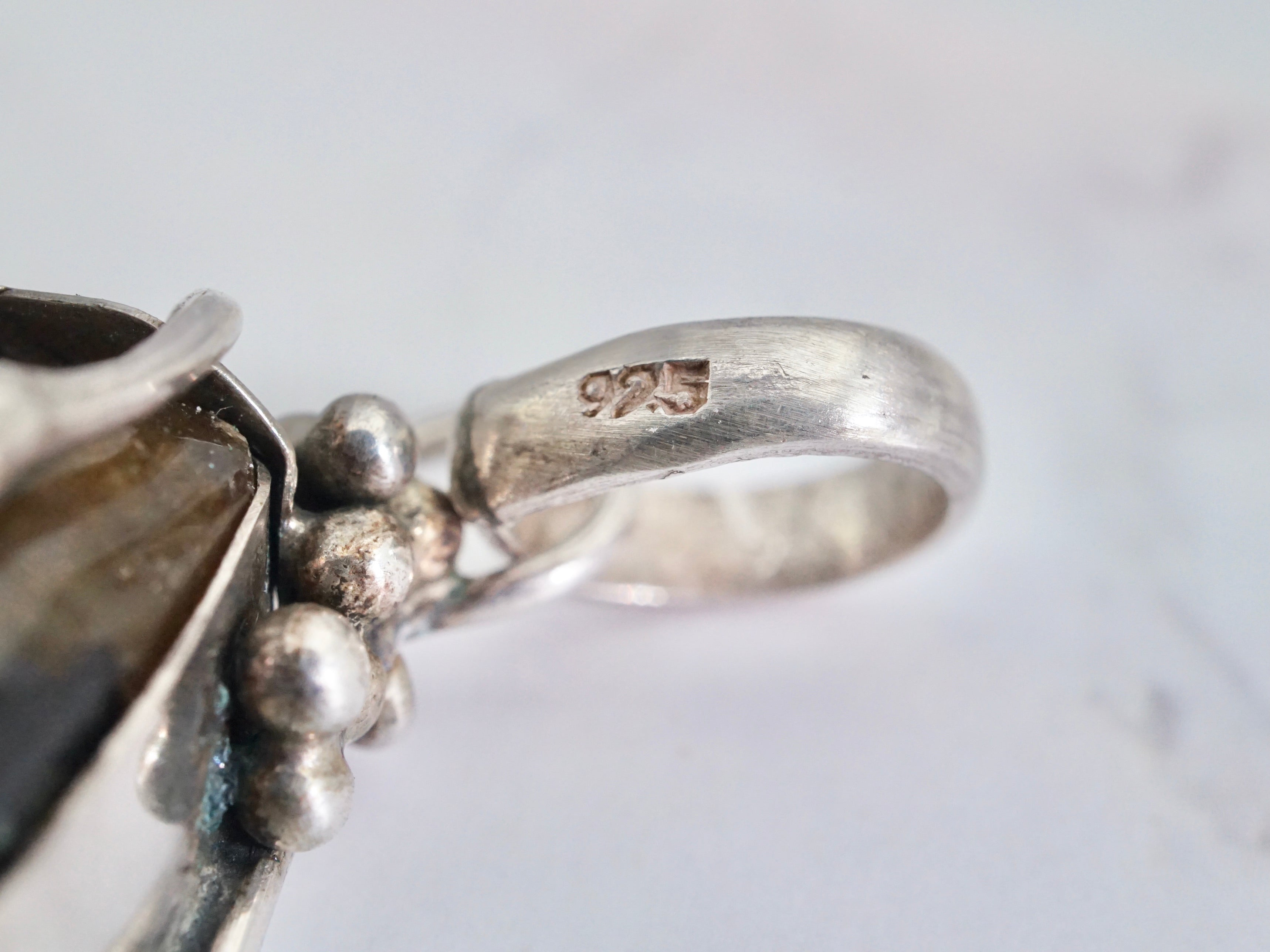 Vintage large Indian sterling & labradorite pendant