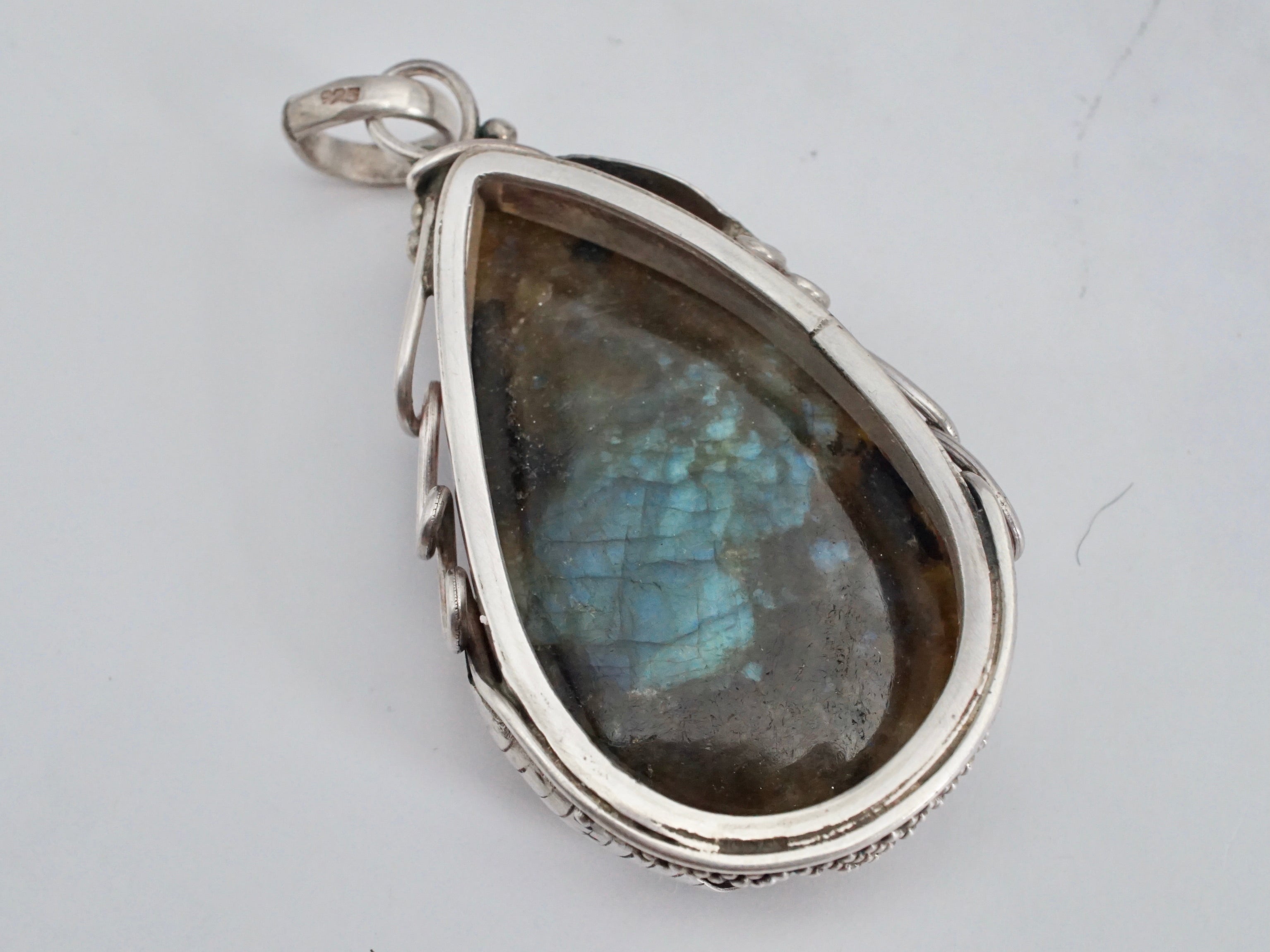 Vintage large Indian sterling & labradorite pendant