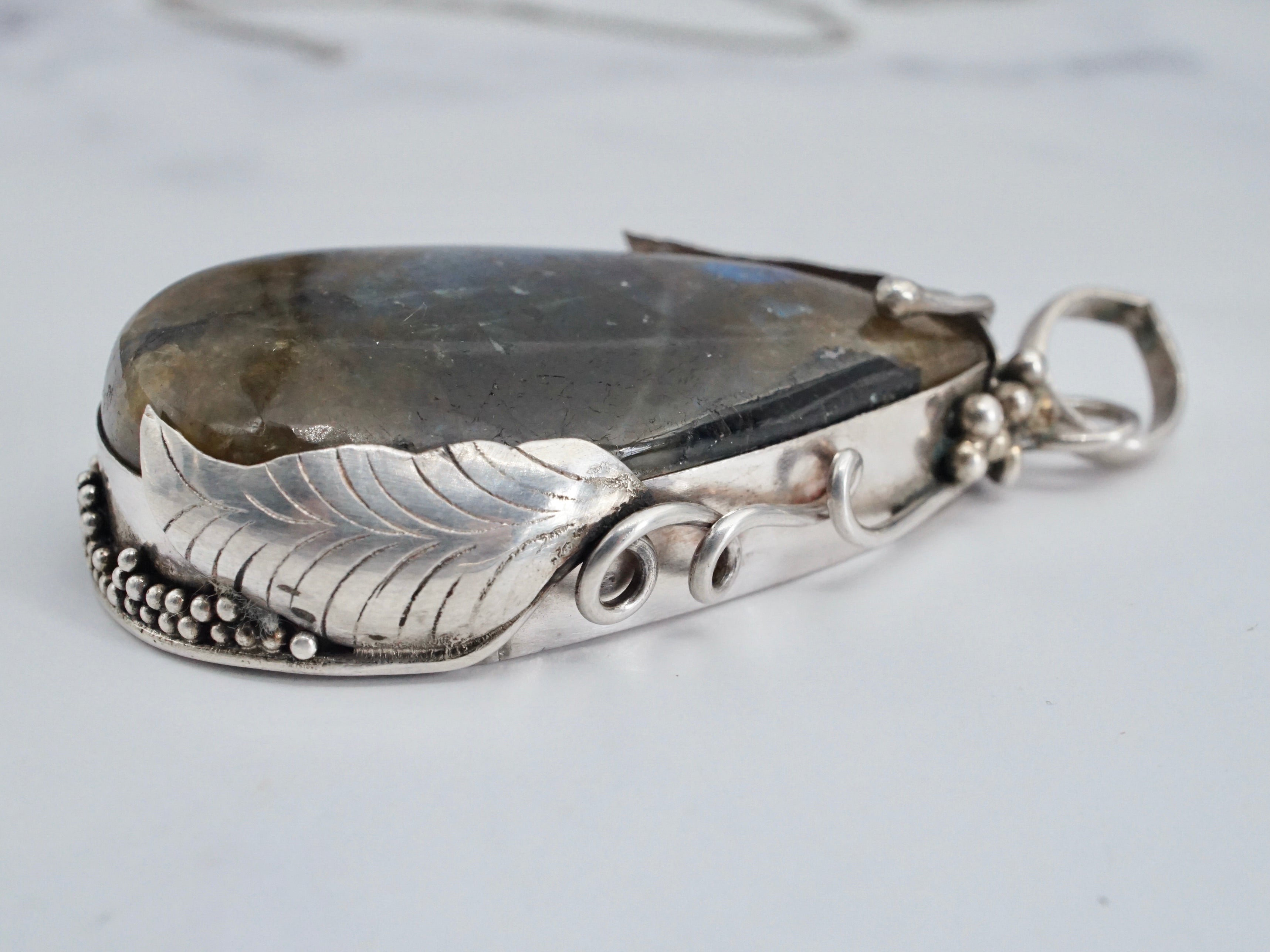 Vintage large Indian sterling & labradorite pendant