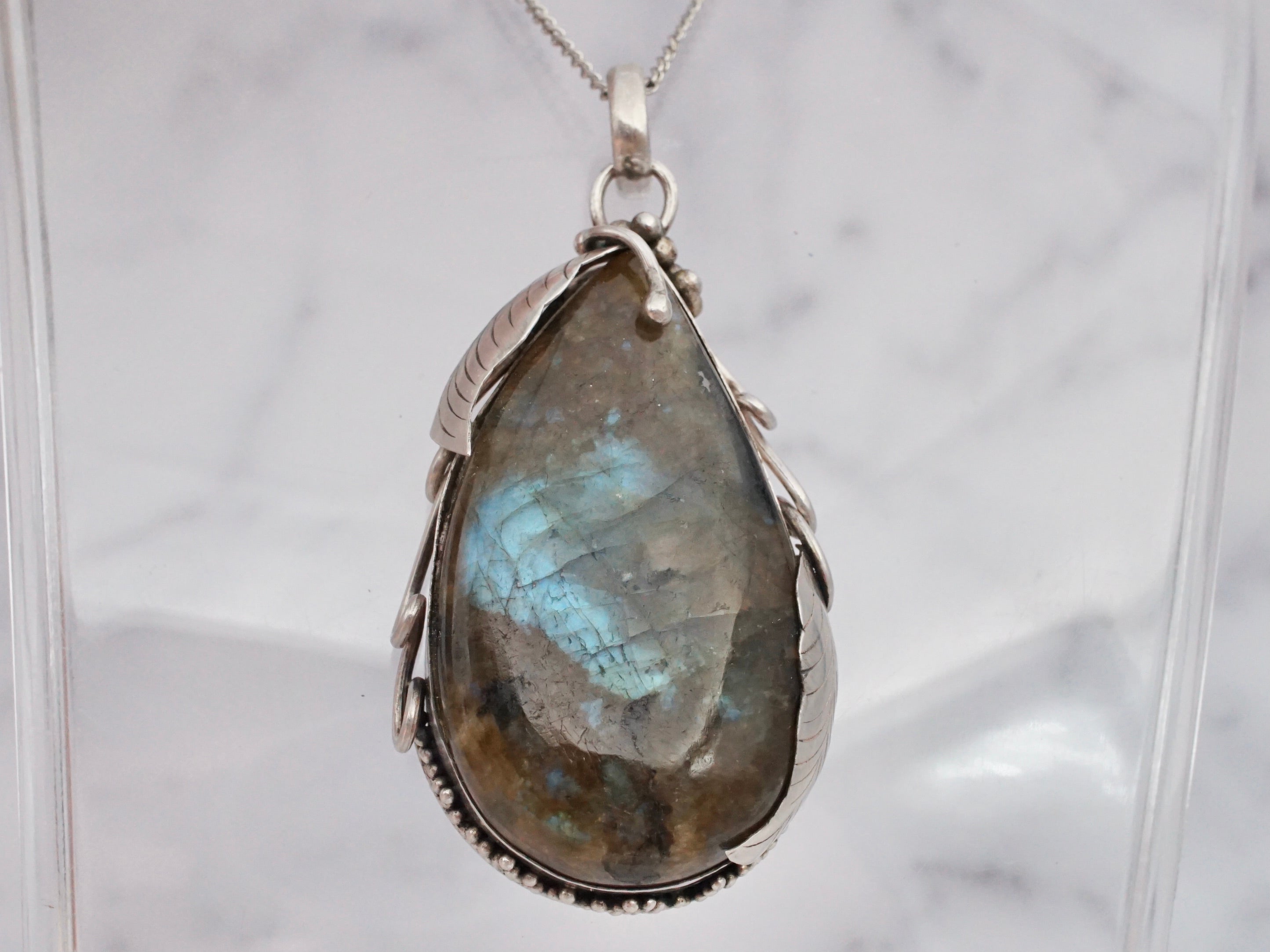 Vintage large Indian sterling & labradorite pendant
