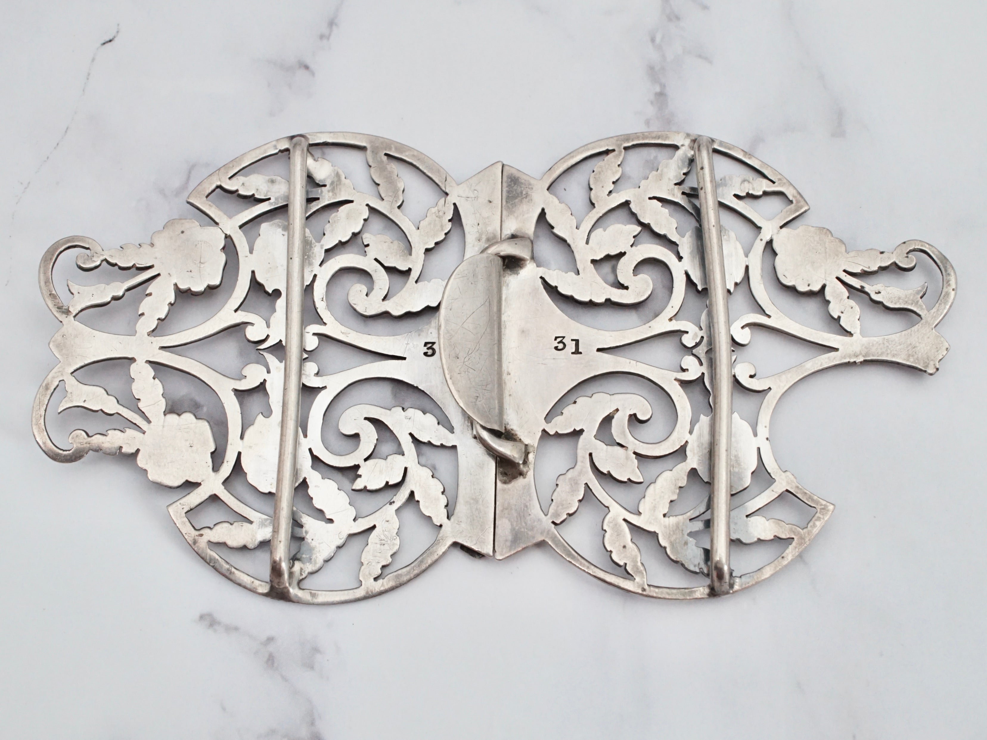 Victorian 1899 John Milward Banks of Birmingham sterling hand engraved large two piece buckle