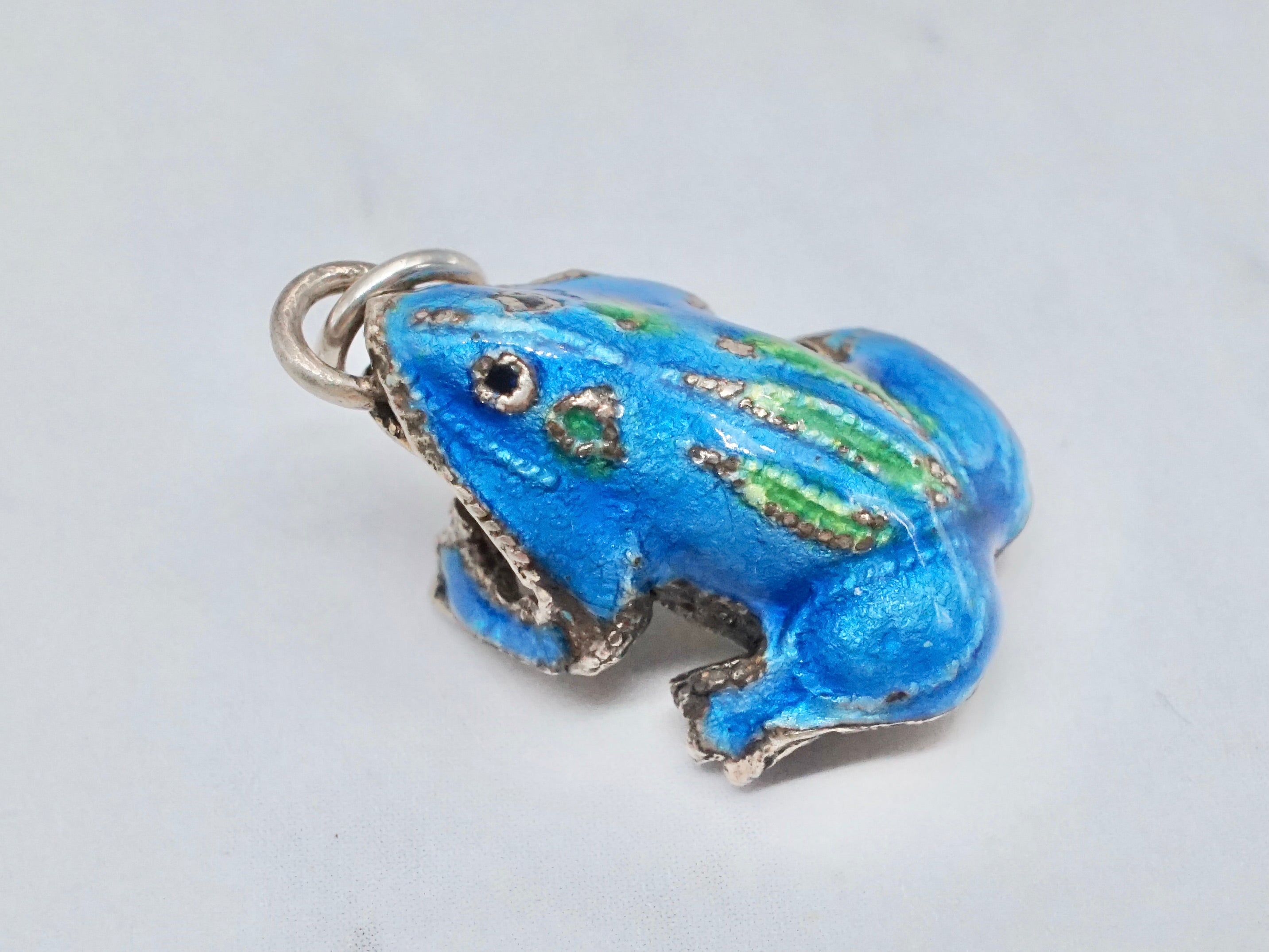 Vintage Chinese sterling & cloisonné enamel frog charm