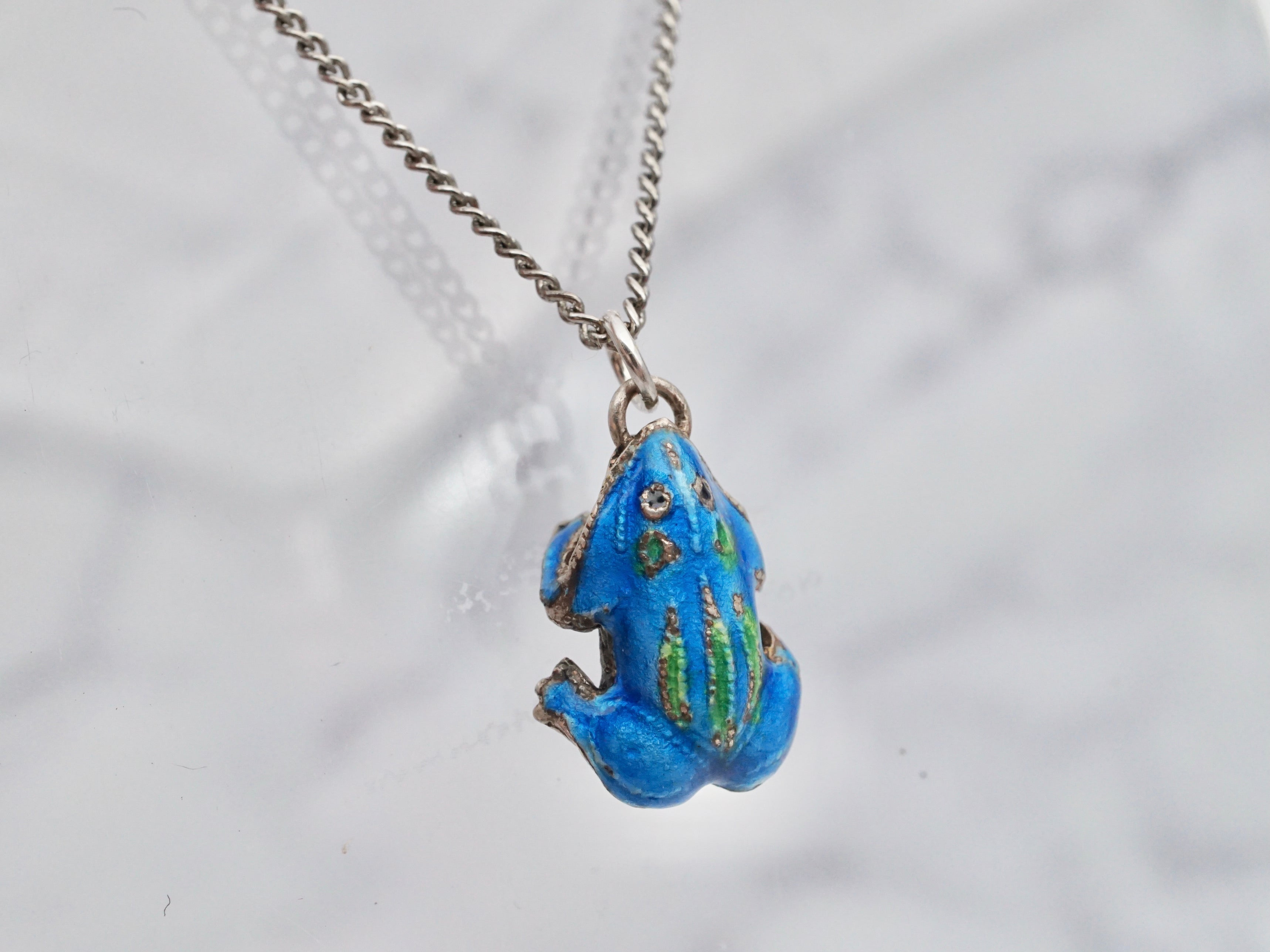 Vintage Chinese sterling & cloisonné enamel frog charm