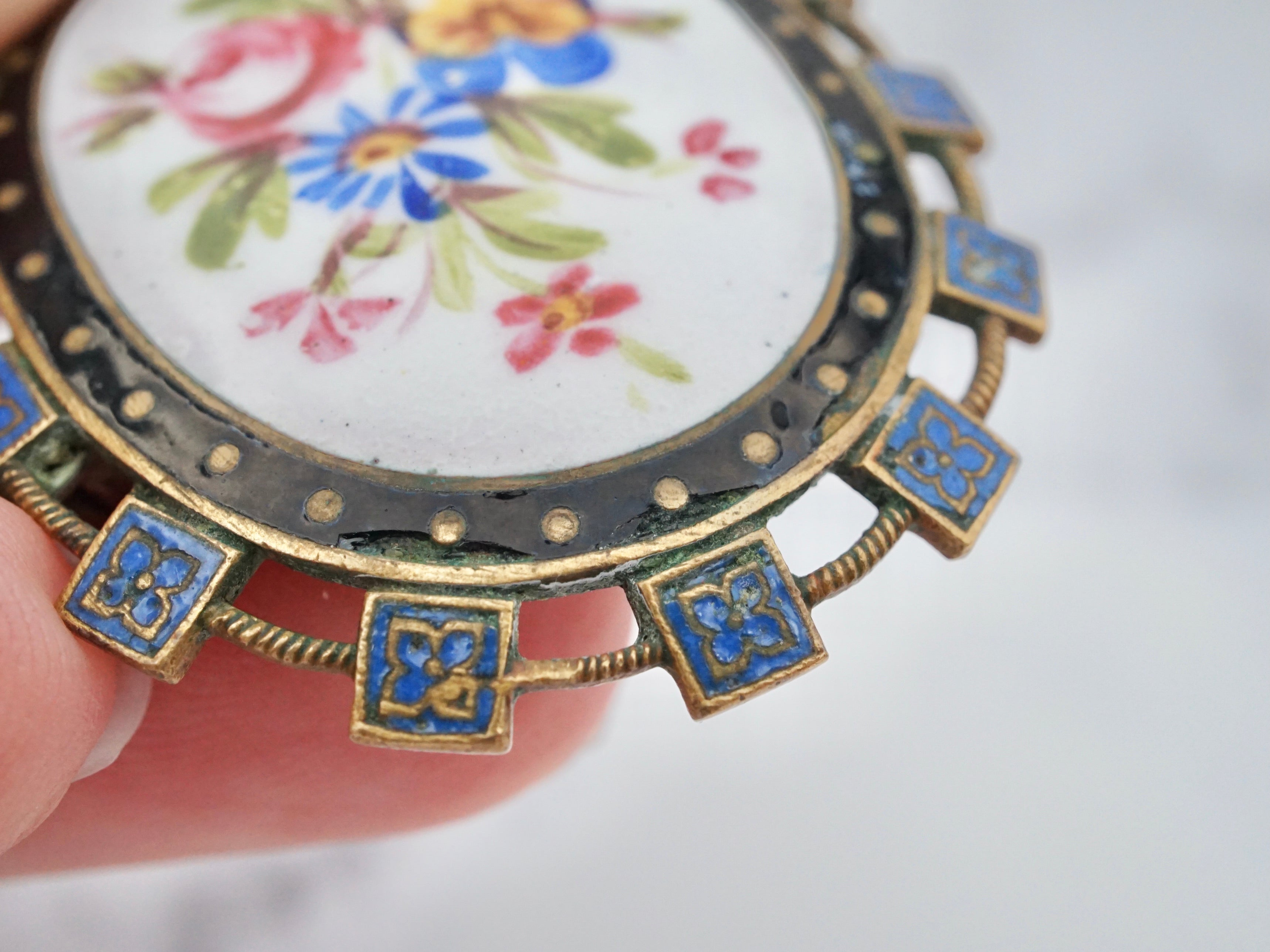 Antique Victorian hand-painted enamel and gilt metal brooch