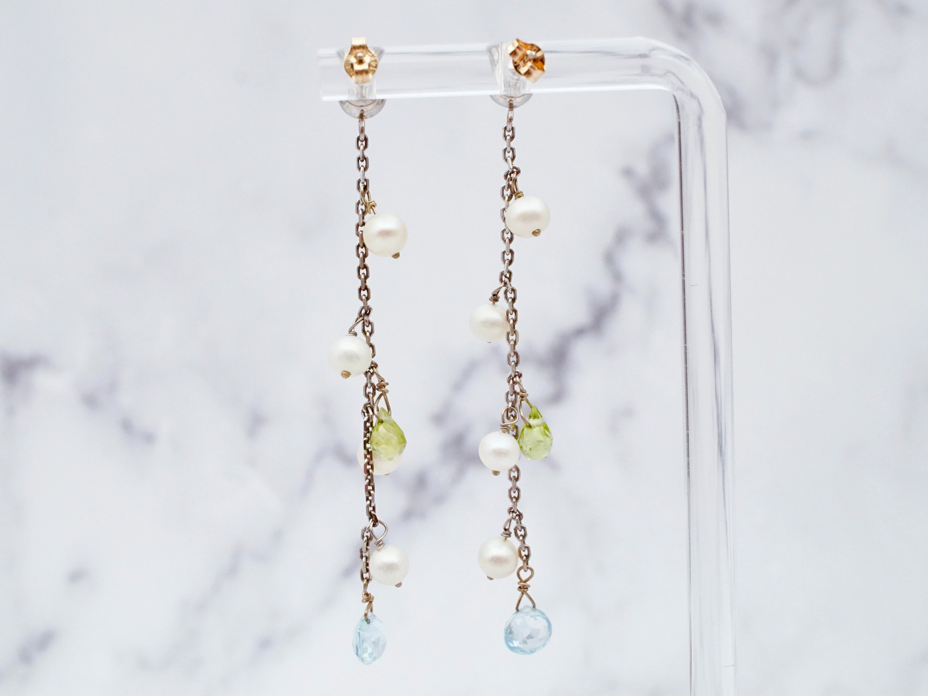 Vintage 14k white gold, cultured pearl, faceted peridot, and blue topaz drop chain earrings