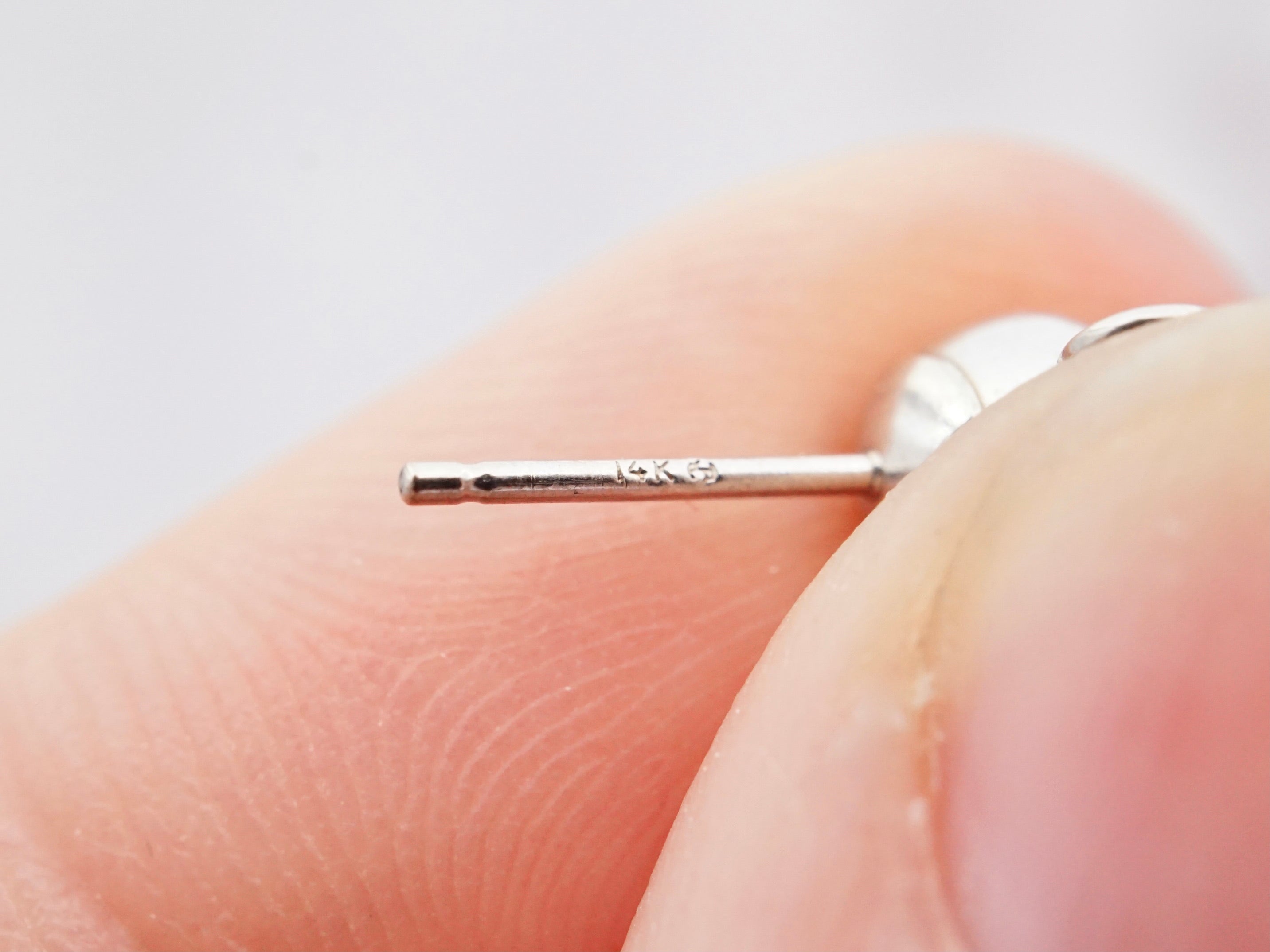 Vintage 14k white gold, cultured pearl, faceted peridot, and blue topaz drop chain earrings