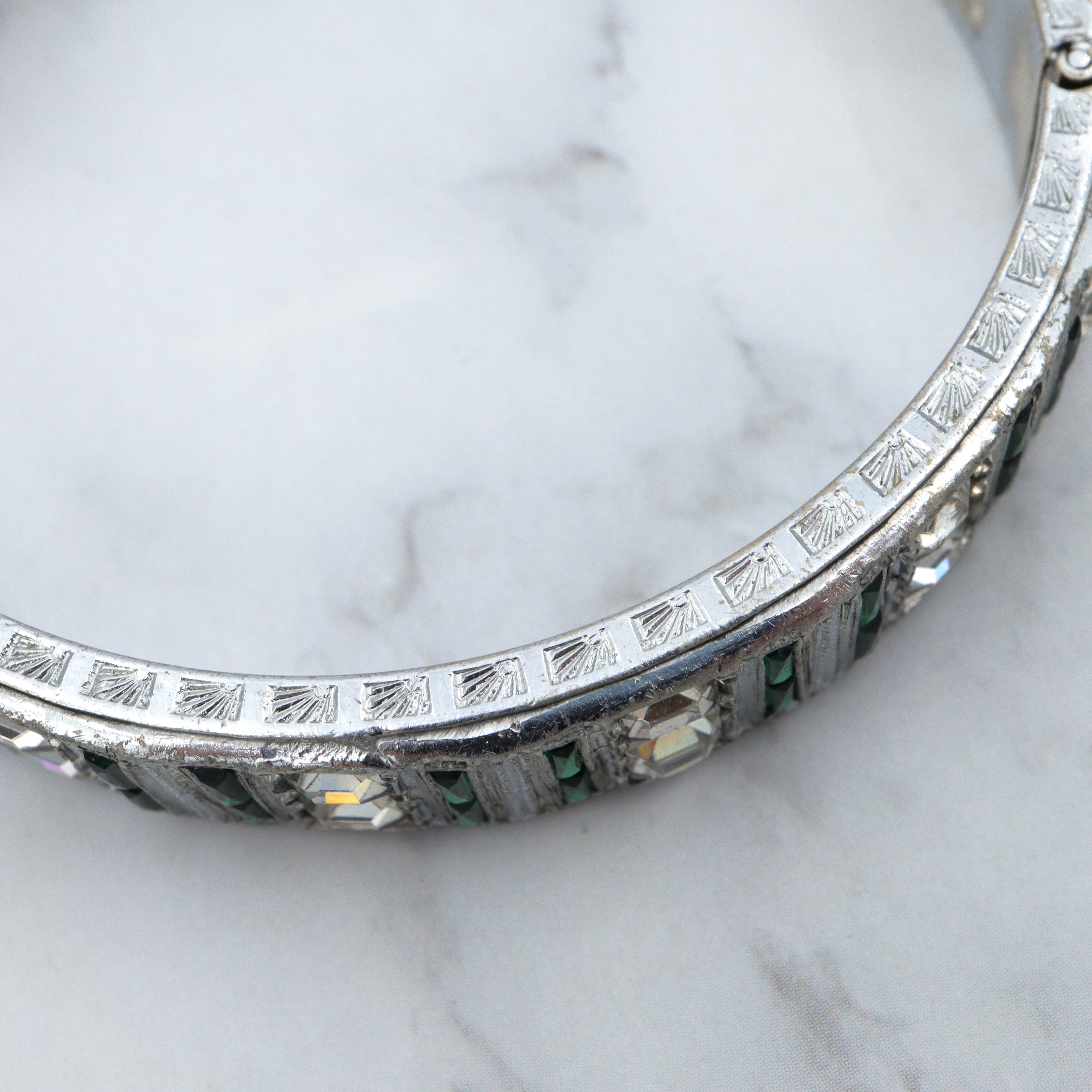 Antique Art Deco Alico rhodium-plated rhinestone hinged bangle