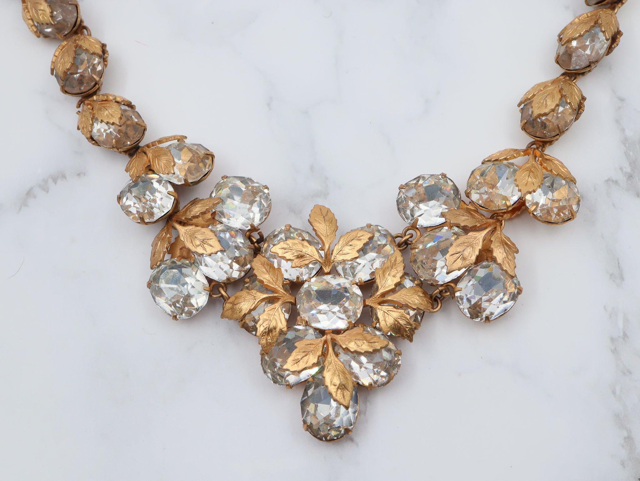 Exceptional antique Victorian foil back paste gold plated leaf detailed necklace 18.5"