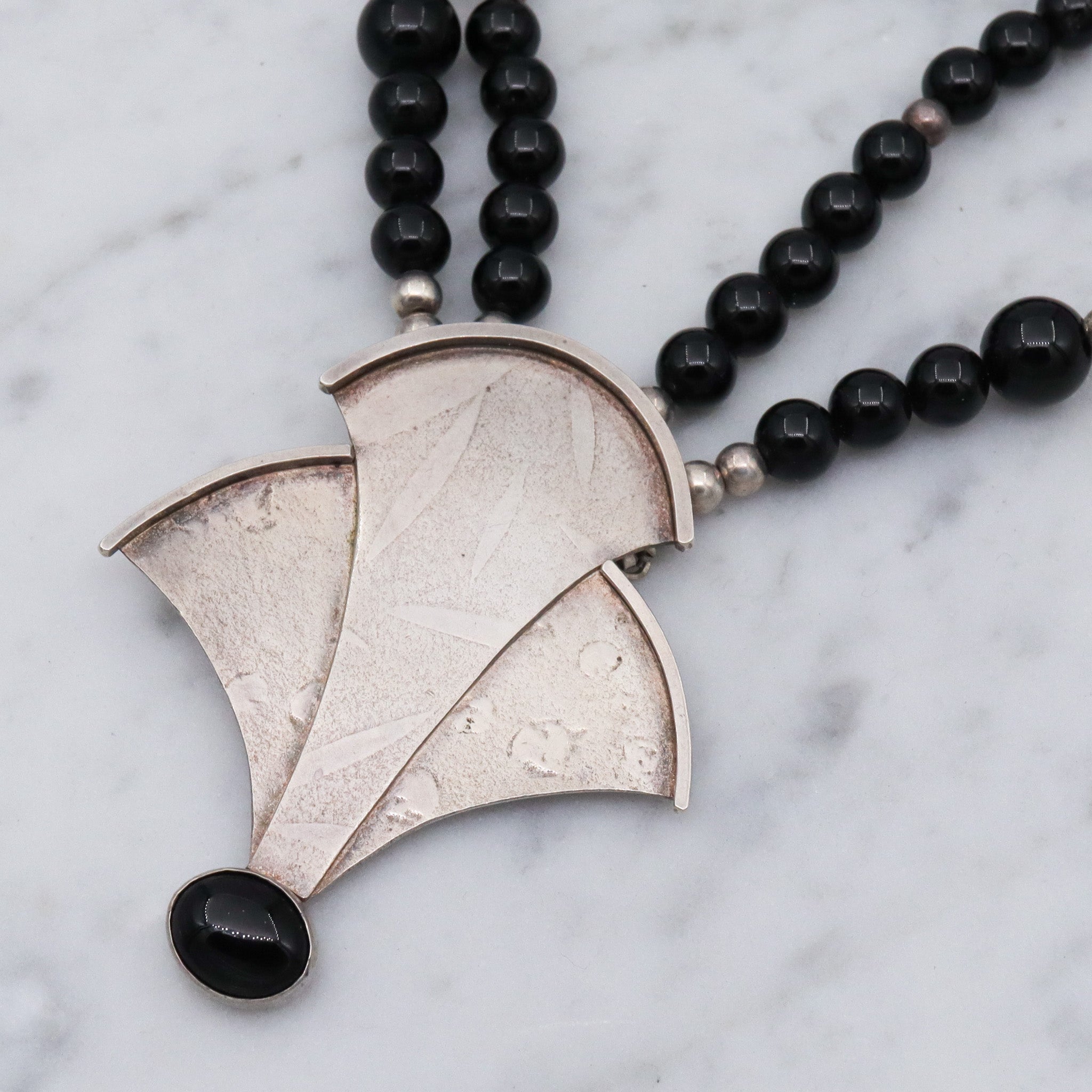 Vintage Modernist artist D. McAfee sterling silver onyx signed necklace