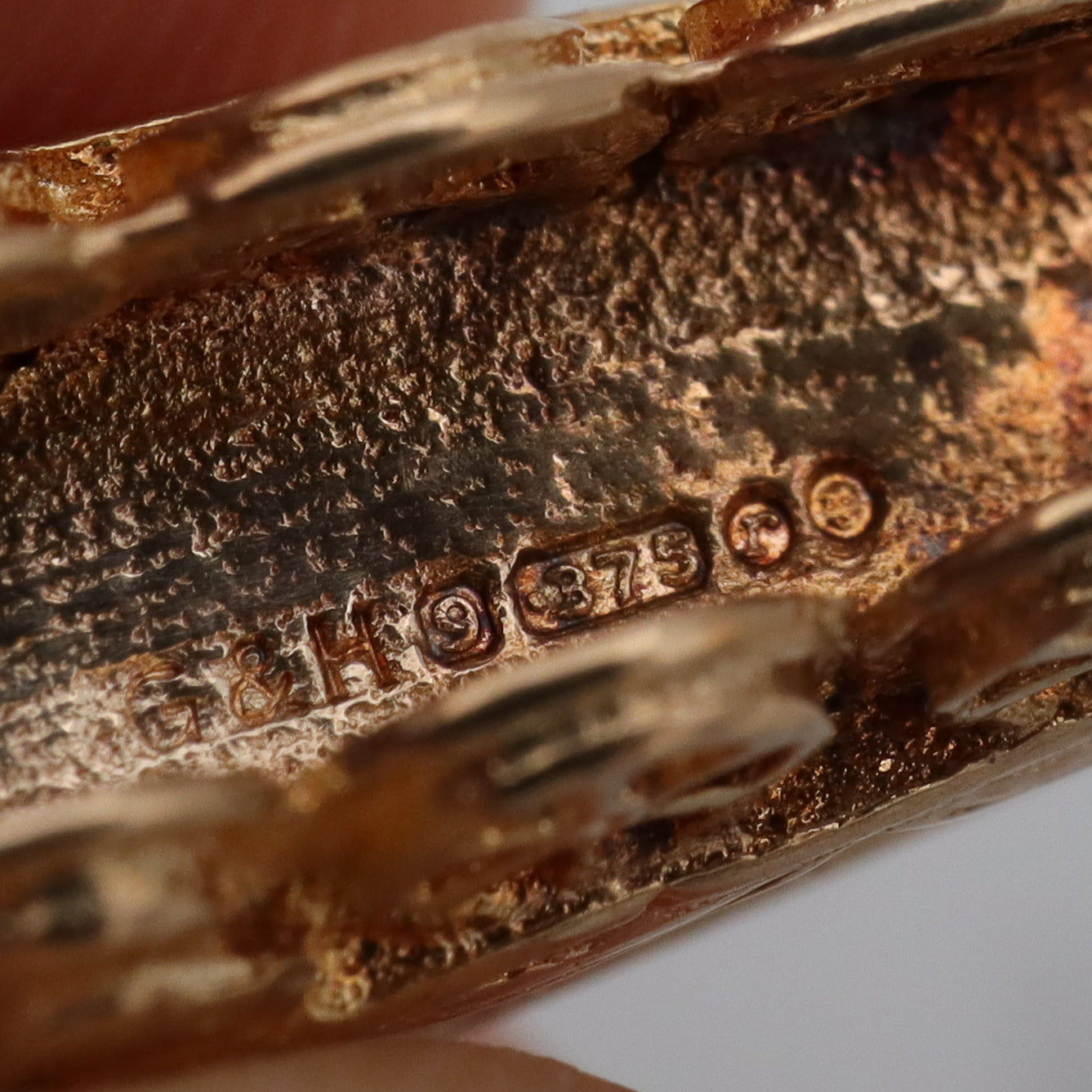 Vintage English 9k gold opening “Bon Voyage” locomotive charm