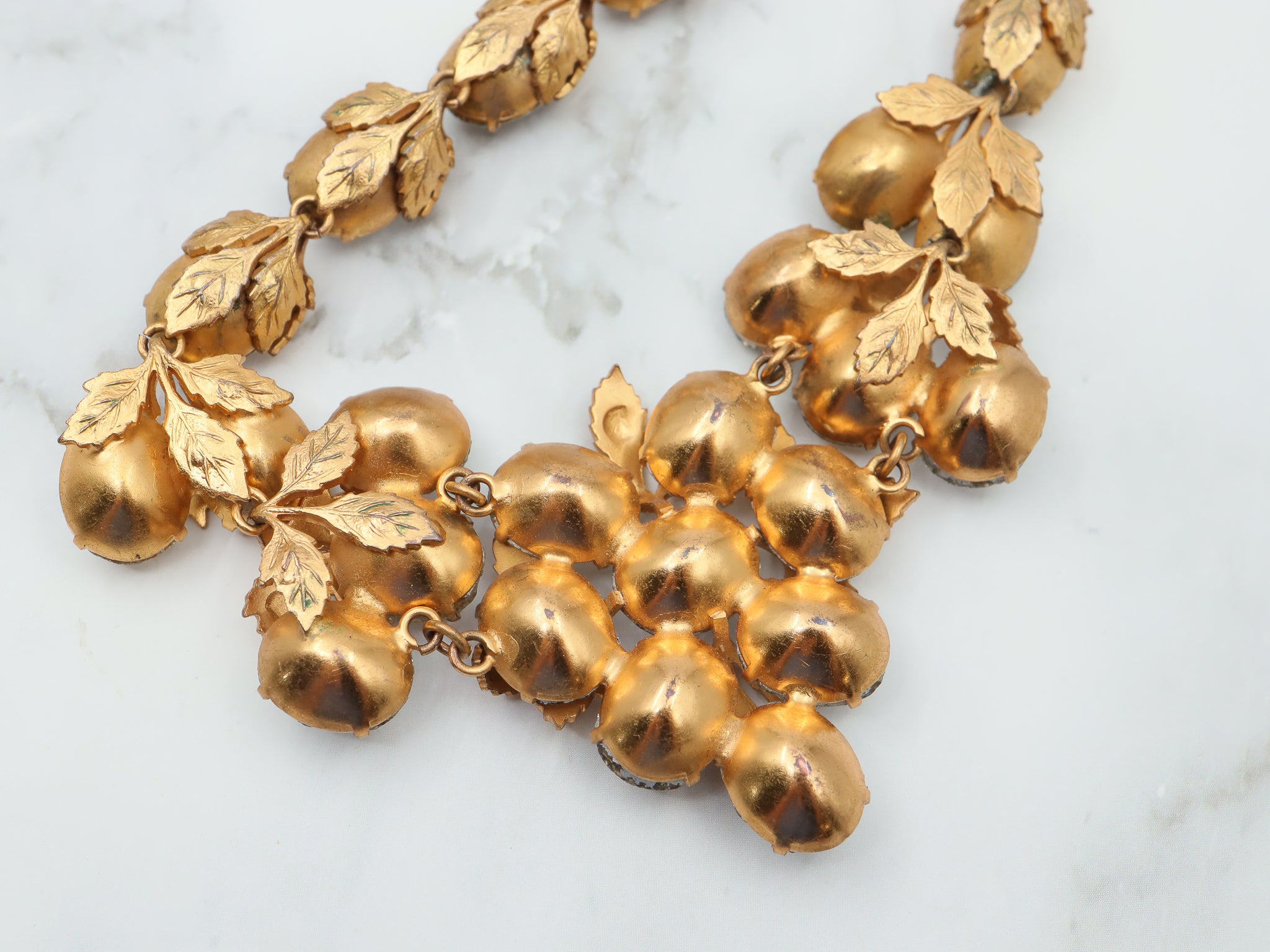 Exceptional antique Victorian foil back paste gold plated leaf detailed necklace 18.5"