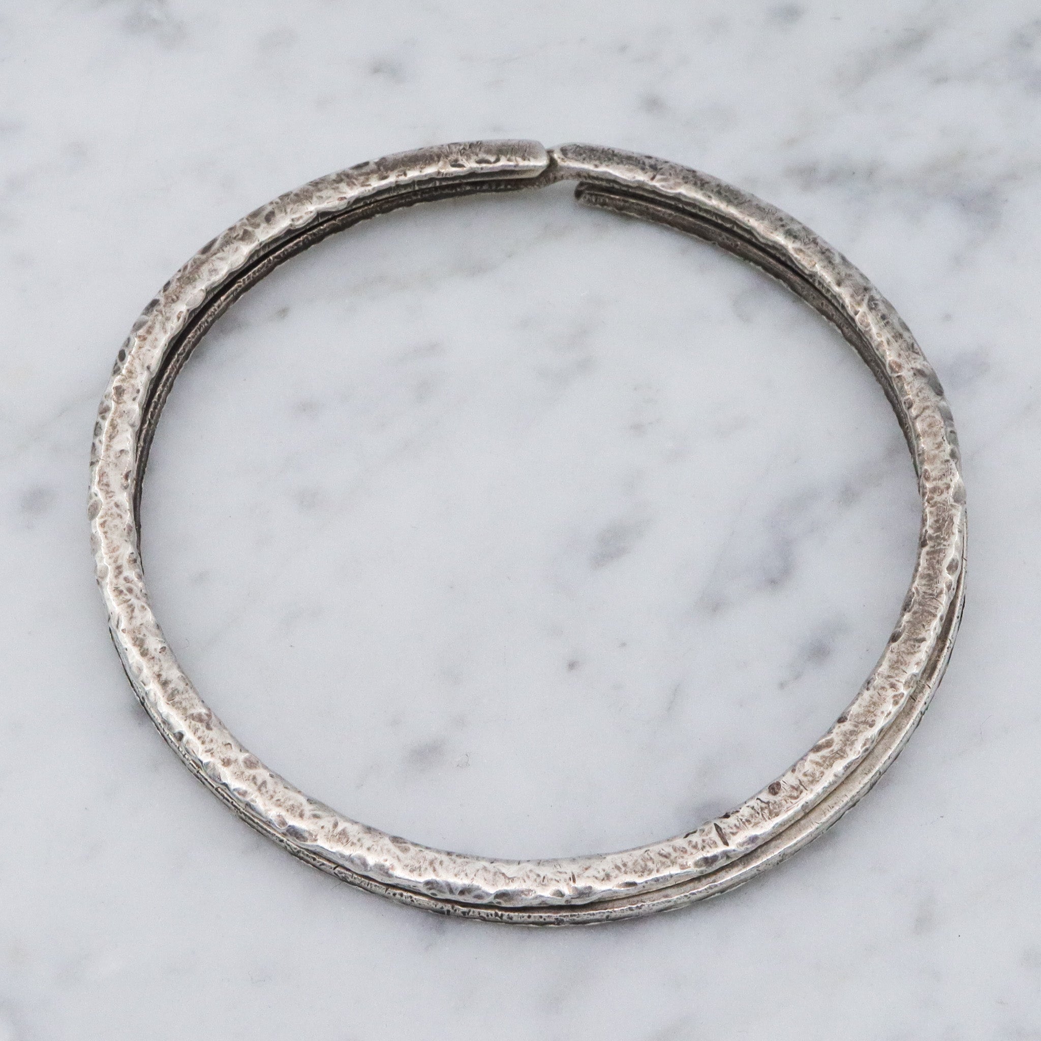 Rare antique Tiffany & Co hand hammered sterling silver split key ring bangle