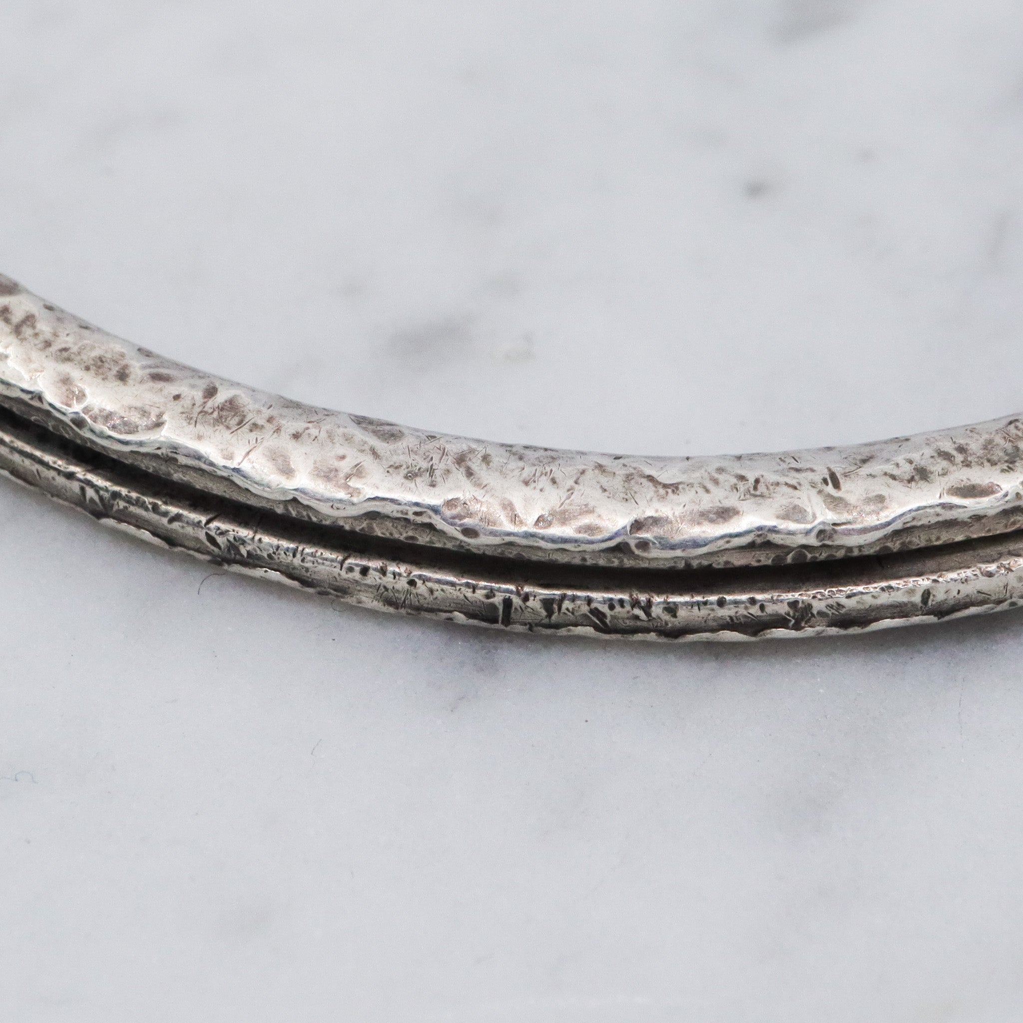 Rare antique Tiffany & Co hand hammered sterling silver split key ring bangle