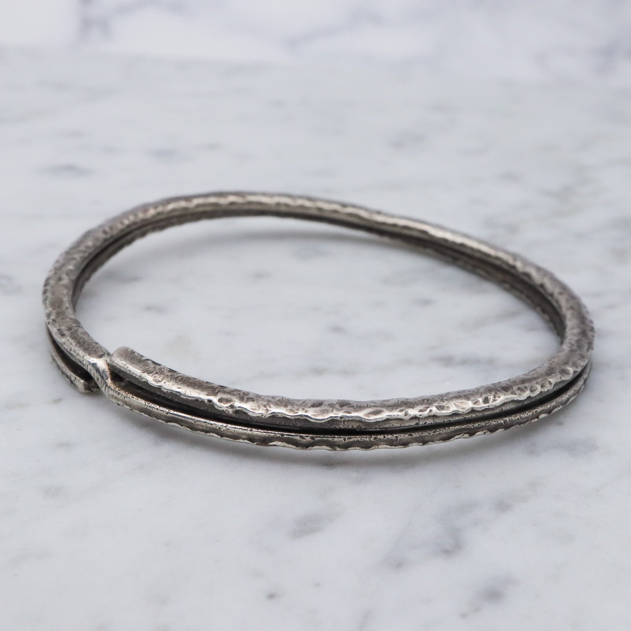 Rare antique Tiffany & Co hand hammered sterling silver split key ring bangle