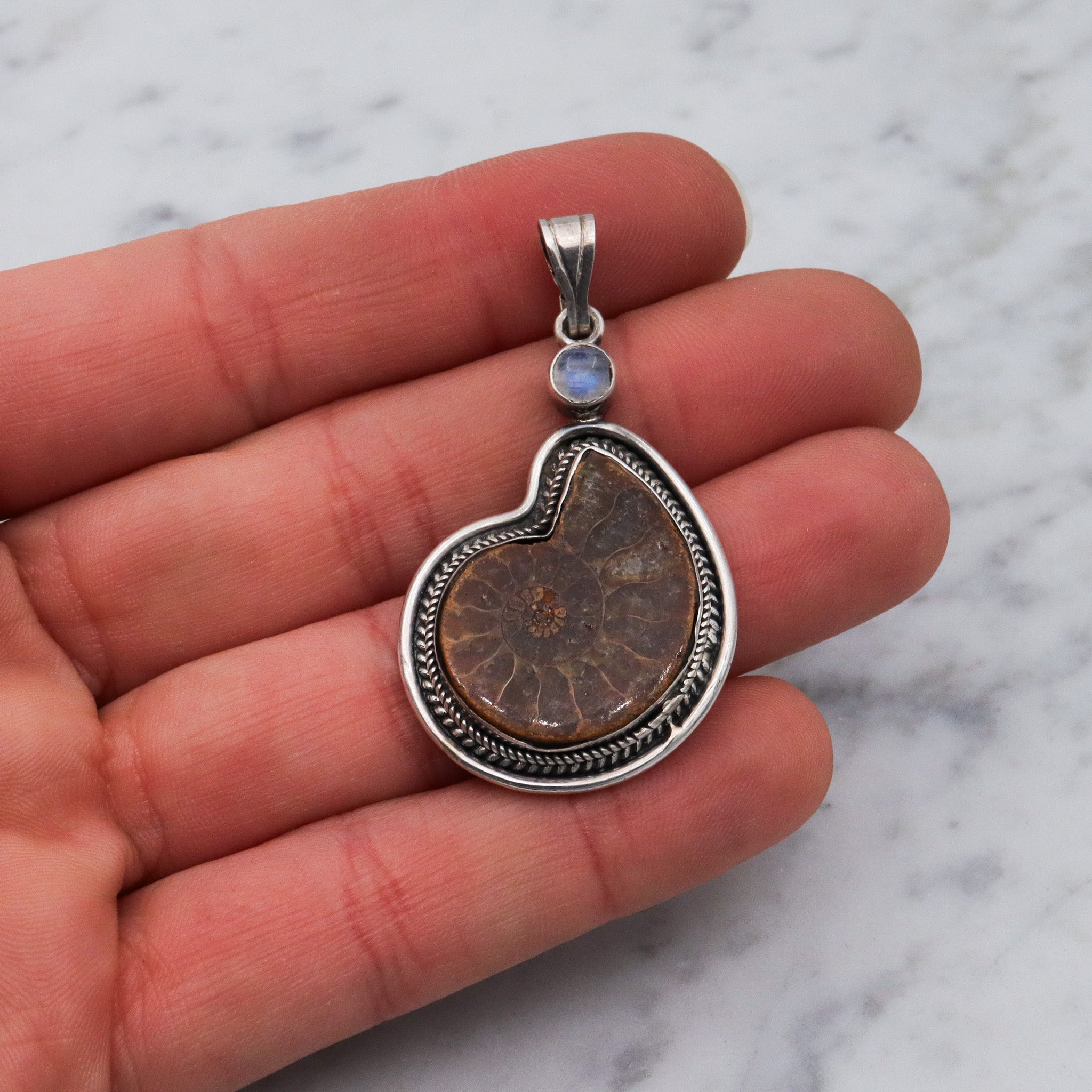 Vintage sterling silver, ammonite & rainbow moonstone pendant