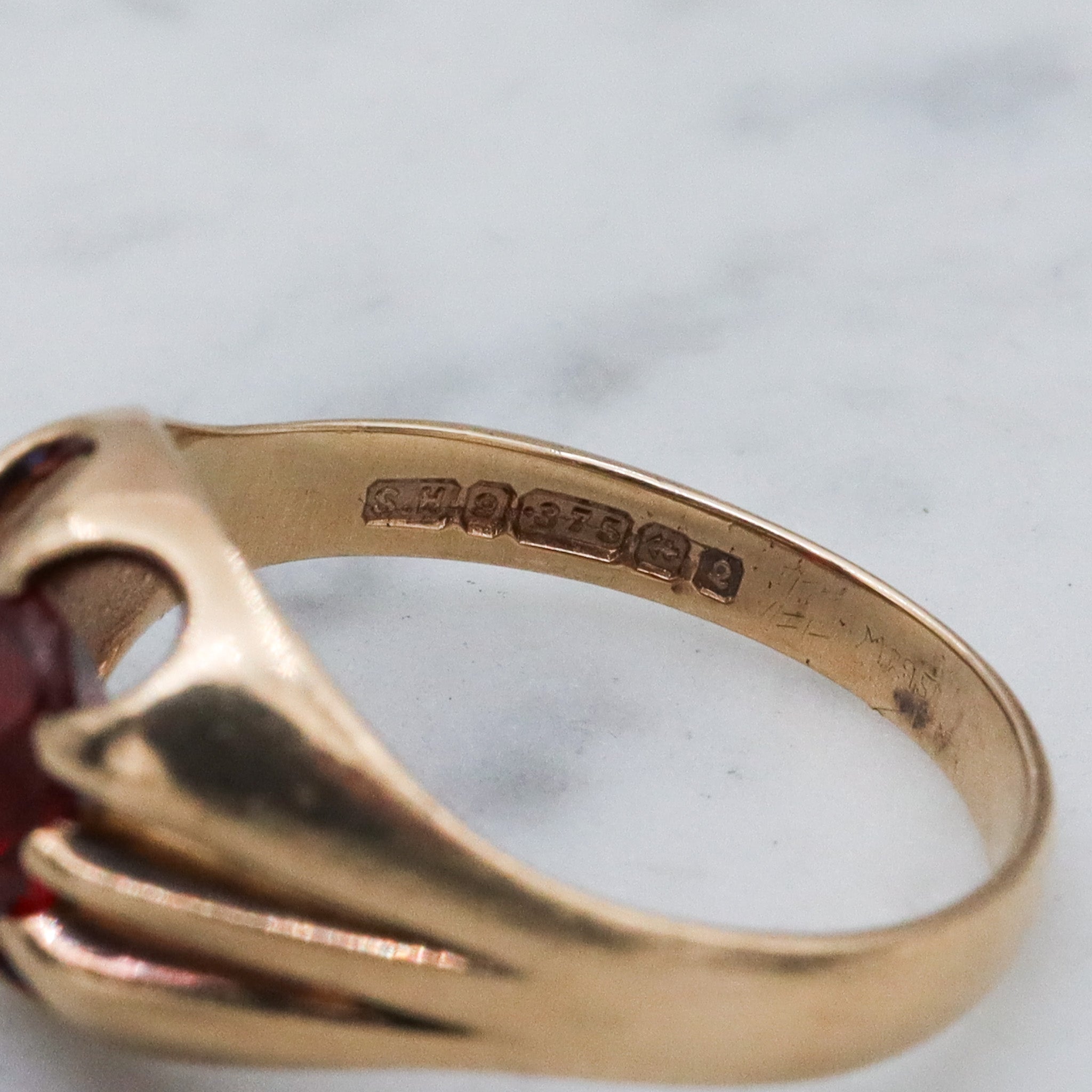 Retro English 9k gold garnet ring, sz 6.5