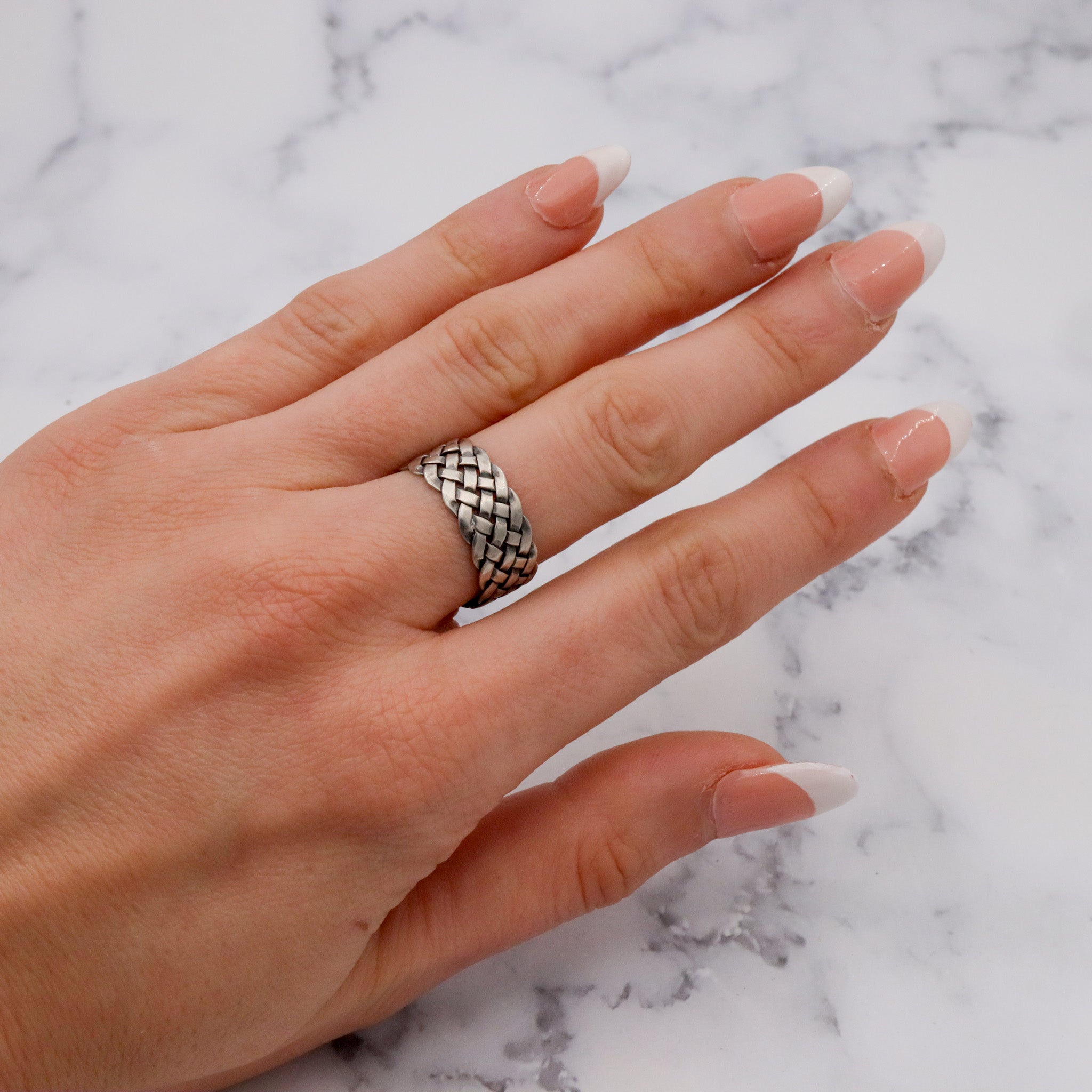 Vintage sterling basket weave band, sz 7.5