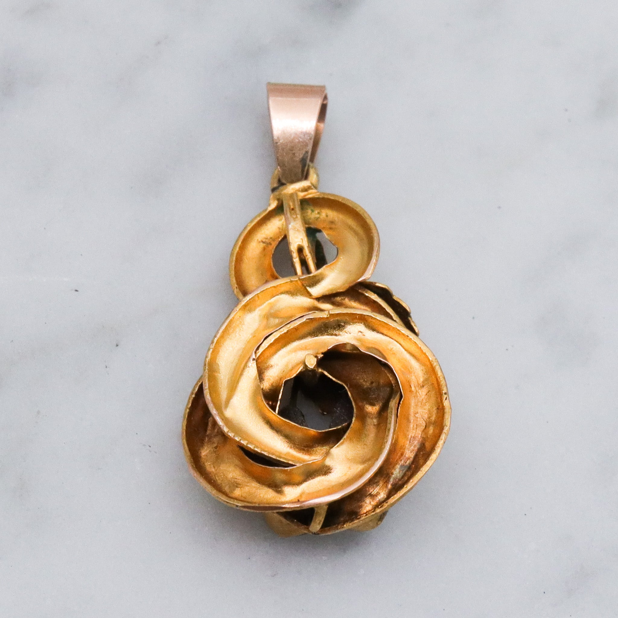 Antique early Victorian 10k gold & natural aquamarine knot pendant