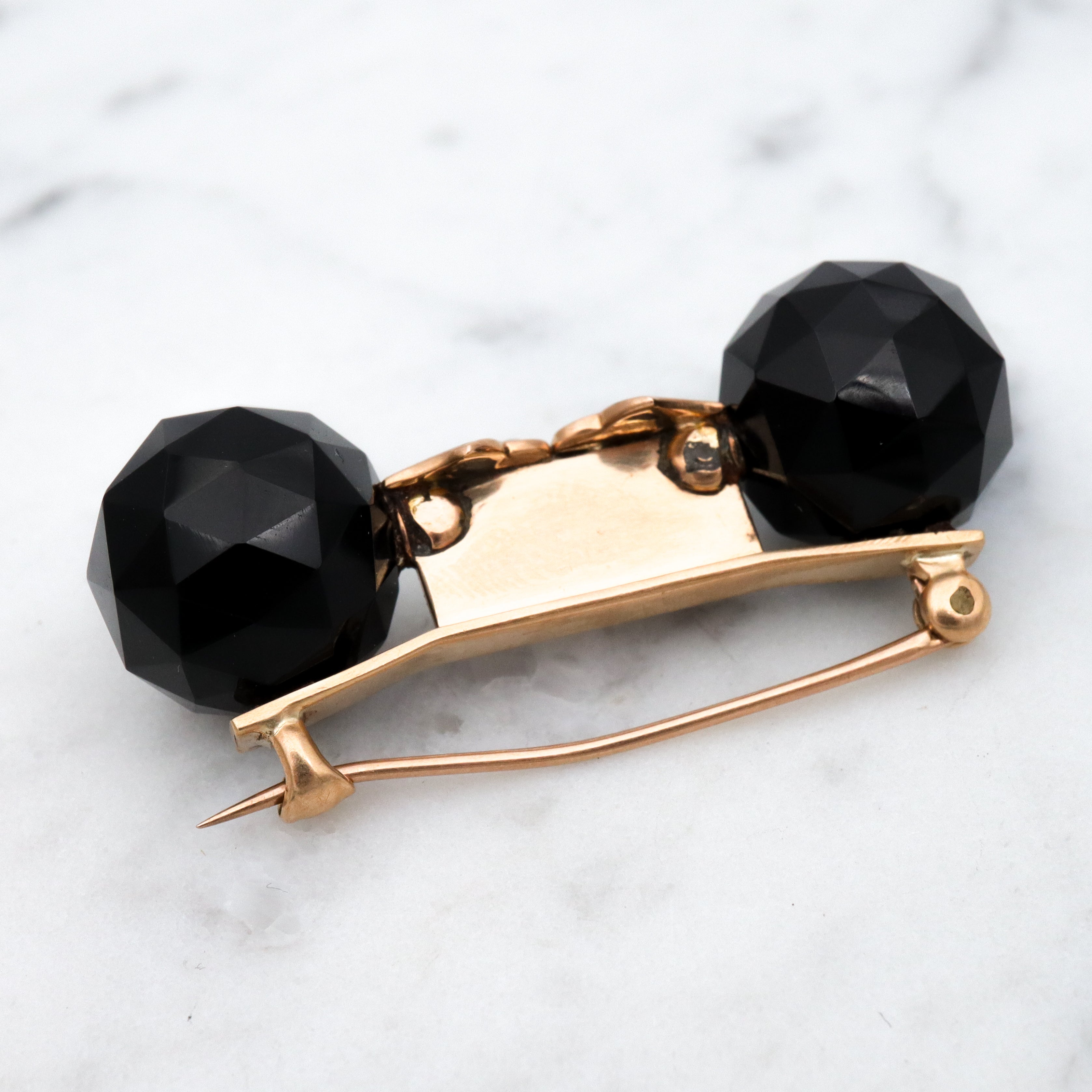 Antique Victorian 10k gold faceted jet glass, pearl, & enamel mourning brooch