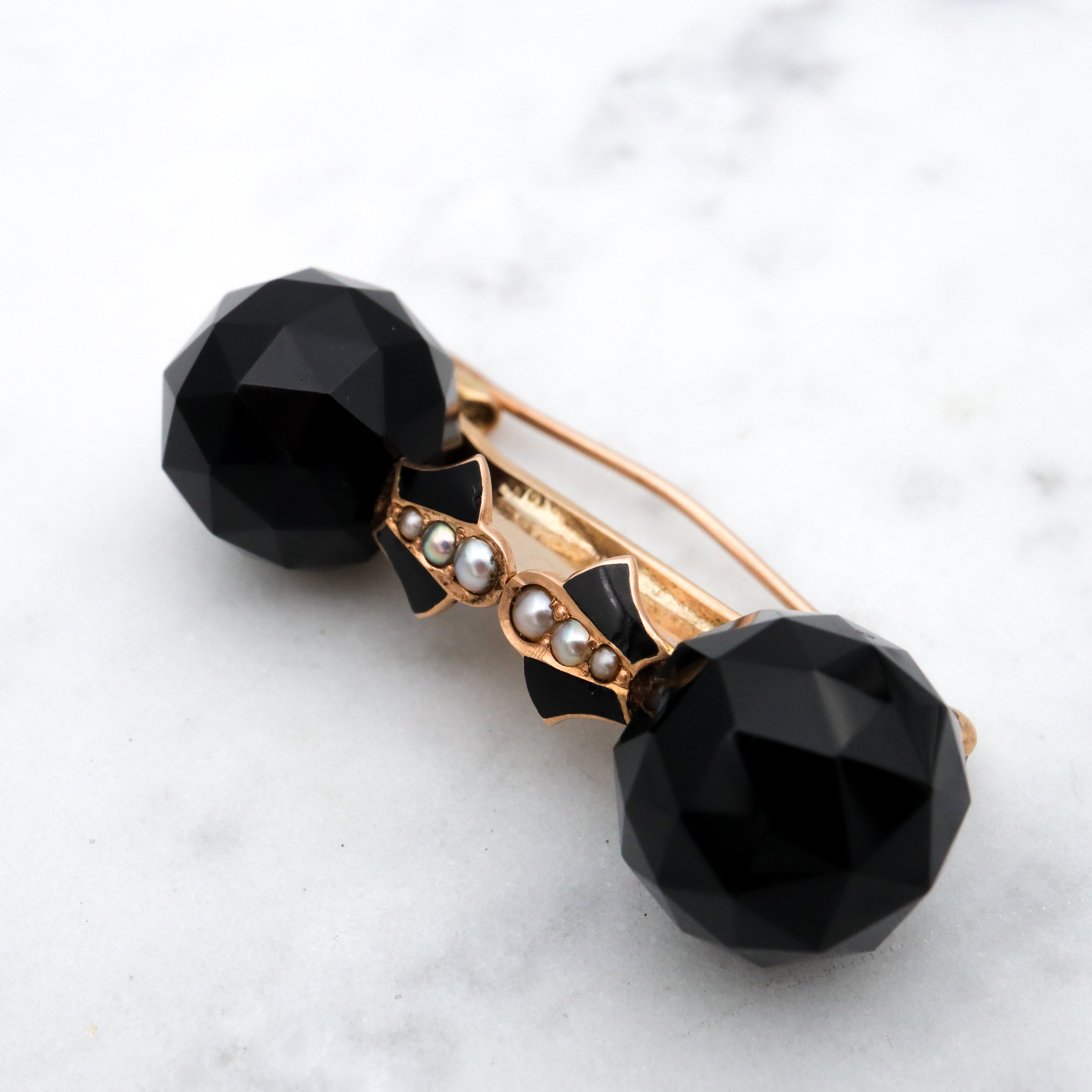 Antique Victorian 10k gold faceted jet glass, pearl, & enamel mourning brooch