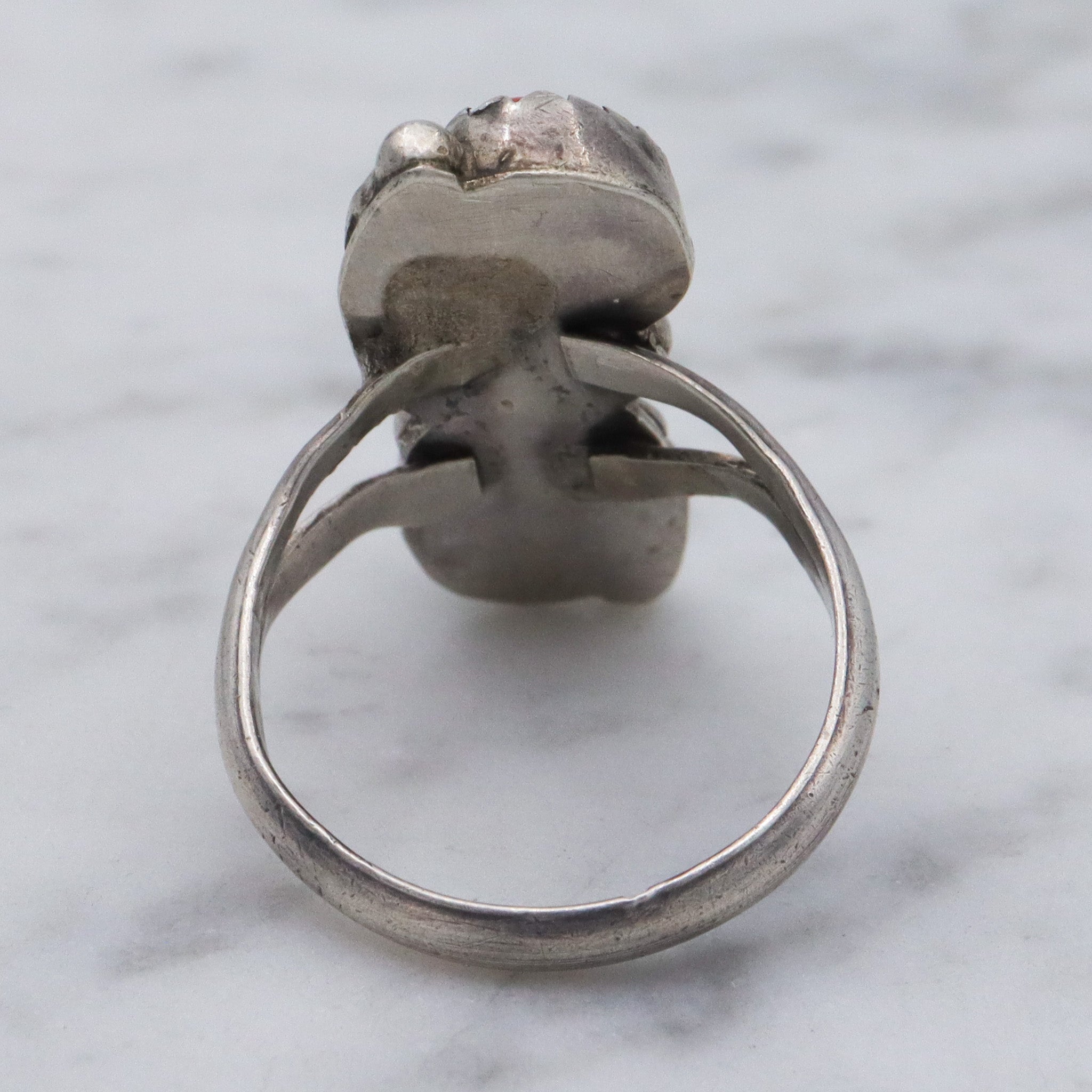 Vintage Native American sterling silver coral and art glass navette ring, sz 5.75