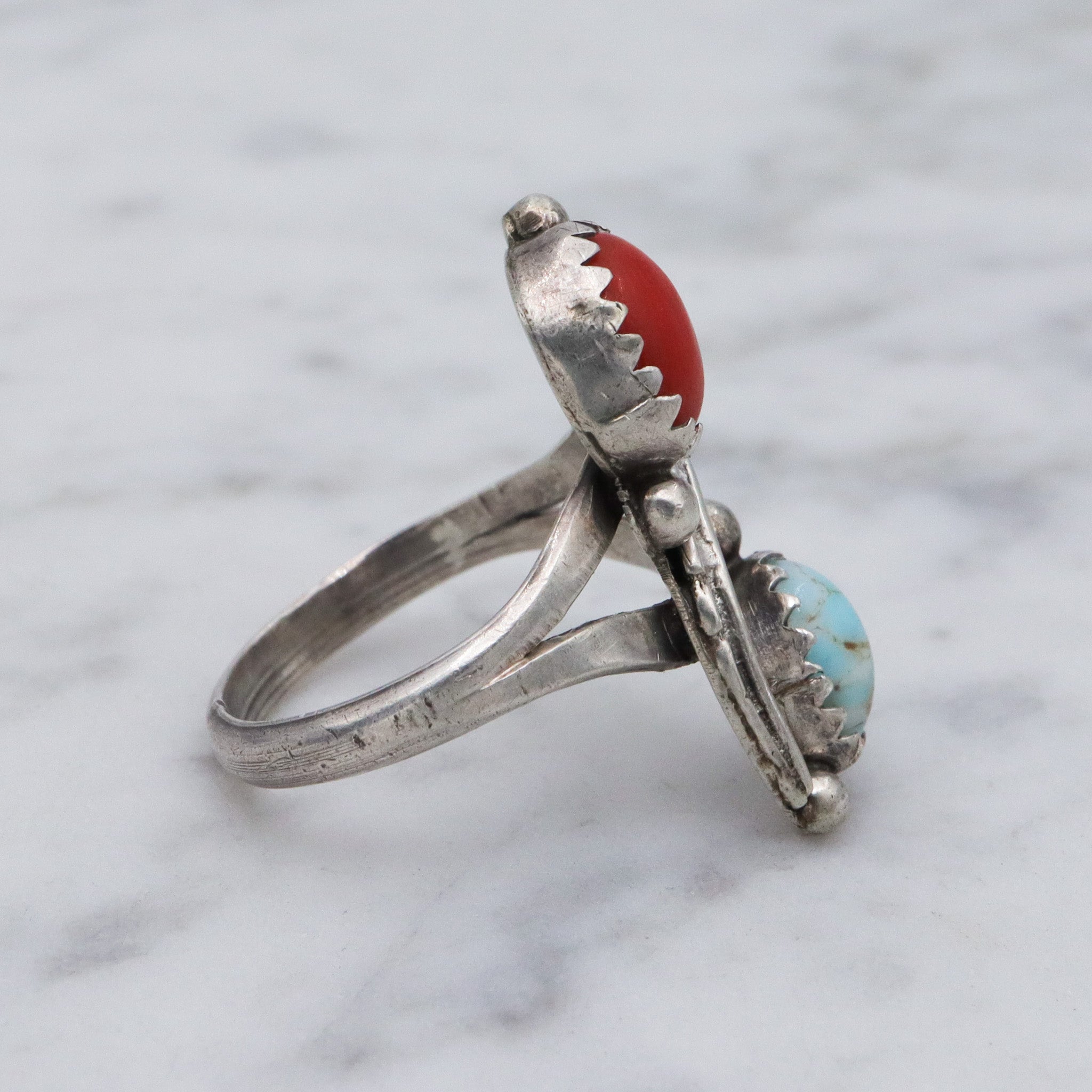 Vintage Native American sterling silver coral and art glass navette ring, sz 5.75