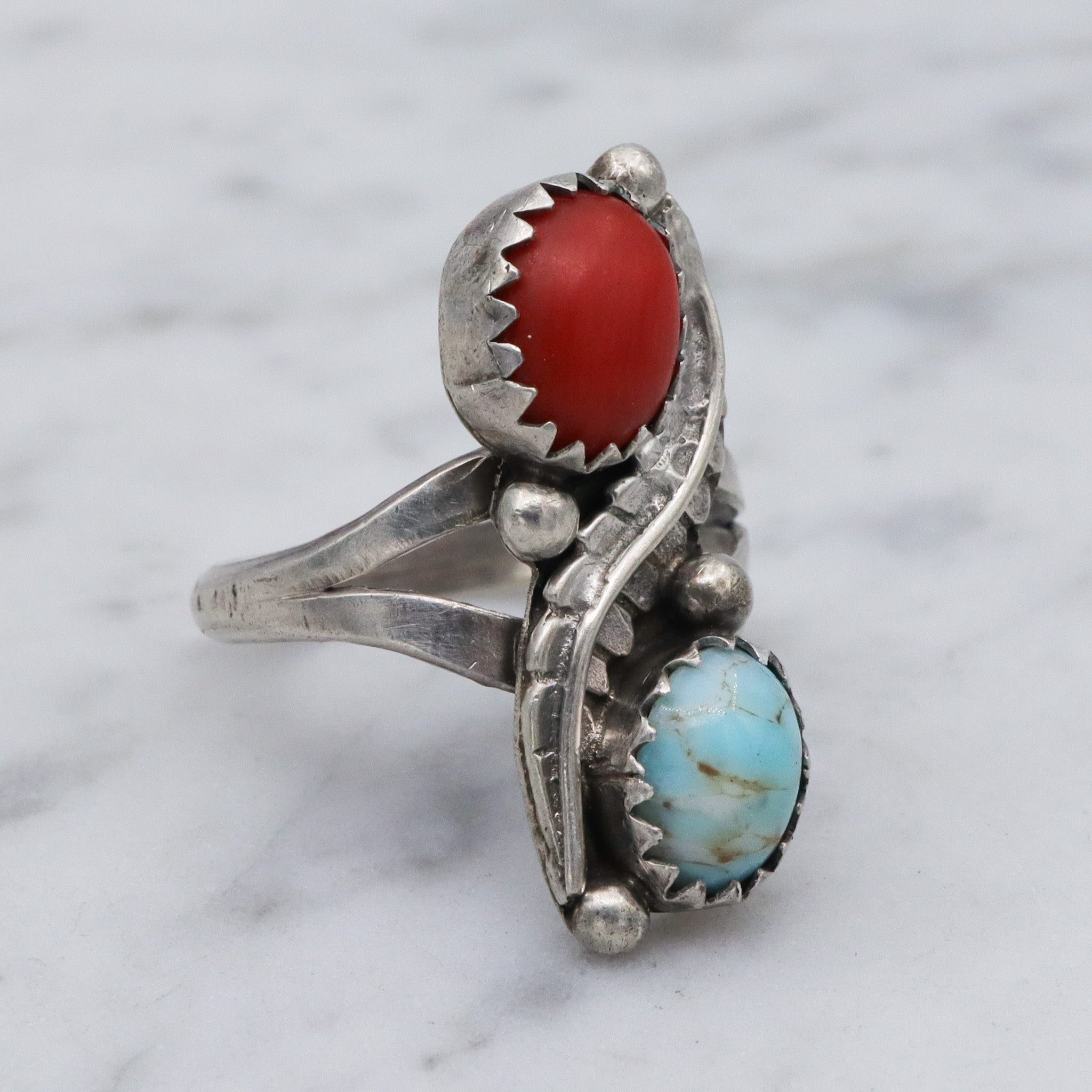 Vintage Native American sterling silver coral and art glass navette ring, sz 5.75
