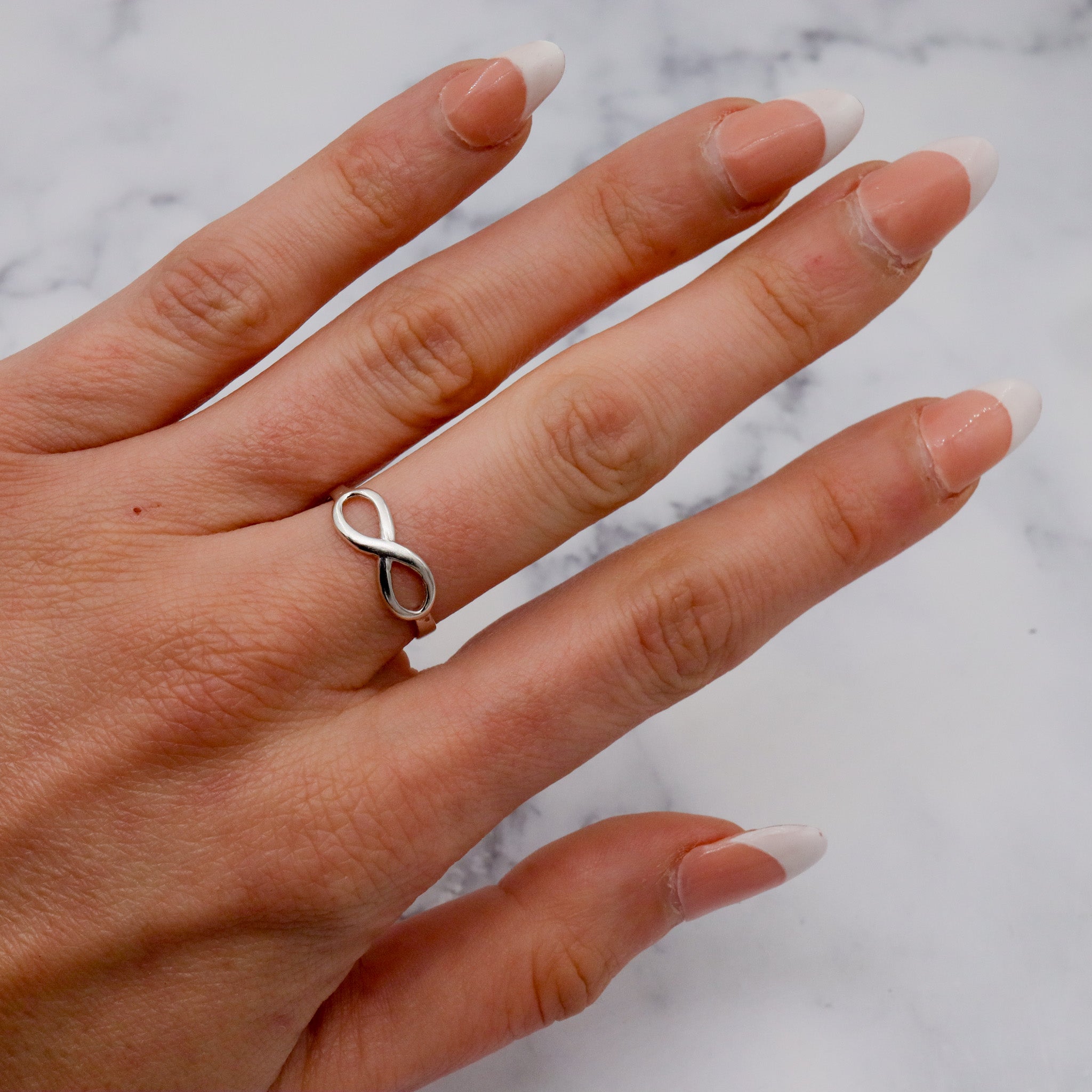 Vintage sterling silver infinity ring, sz 7.75