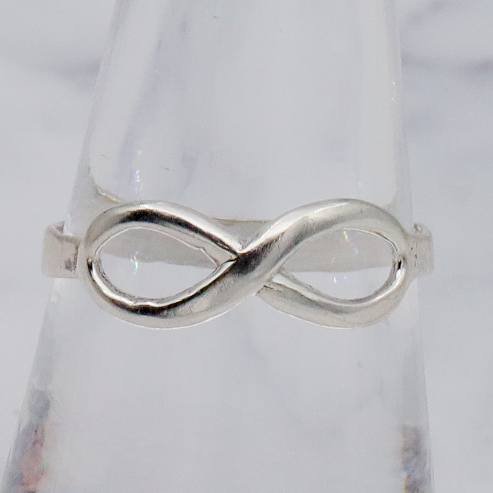 Vintage sterling silver infinity ring, sz 7.75