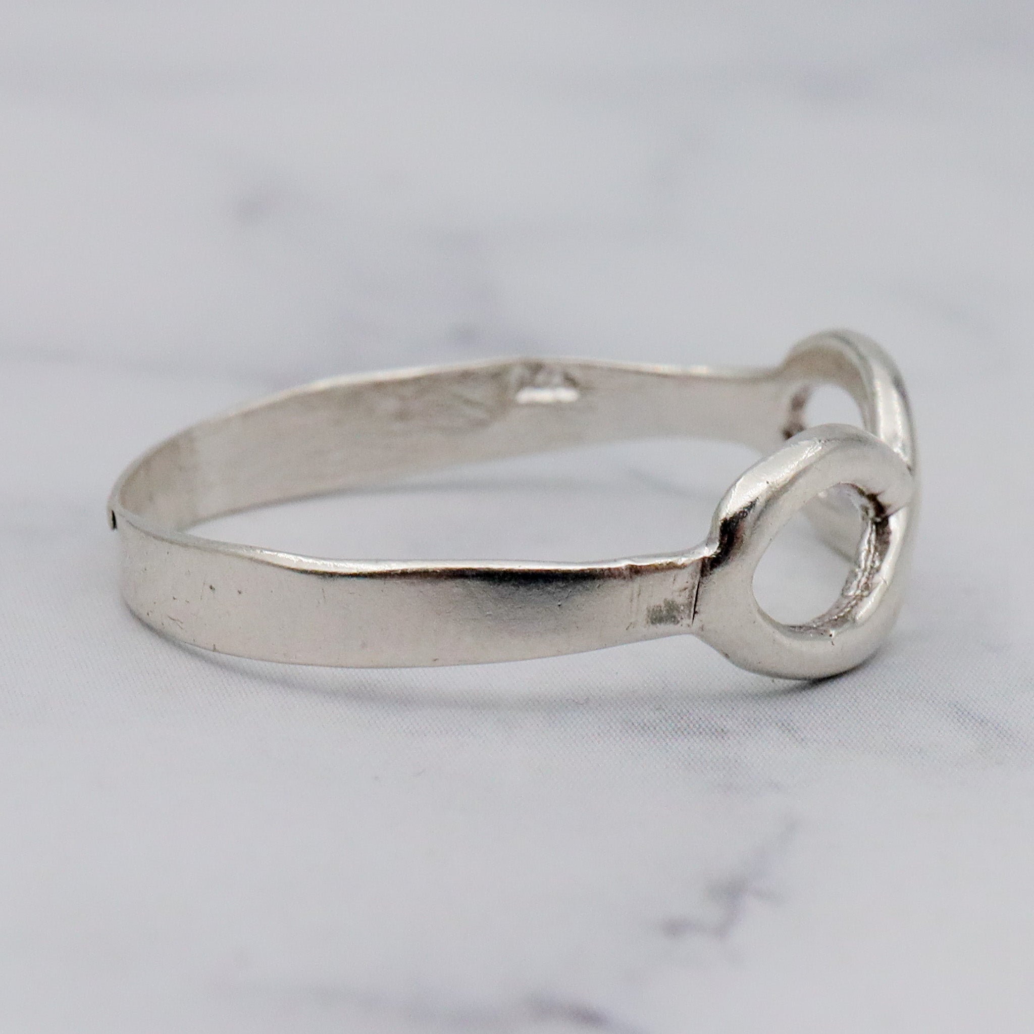 Vintage sterling silver infinity ring, sz 7.75