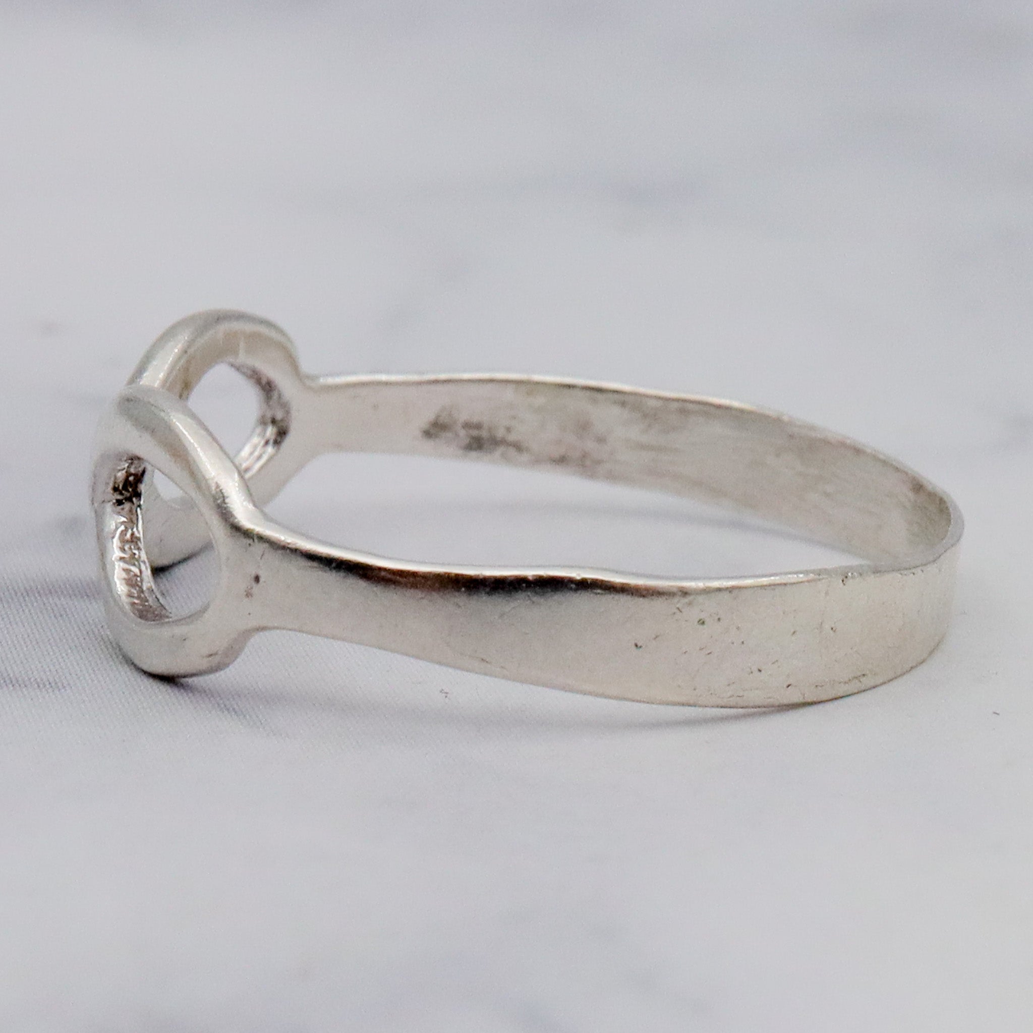 Vintage sterling silver infinity ring, sz 7.75