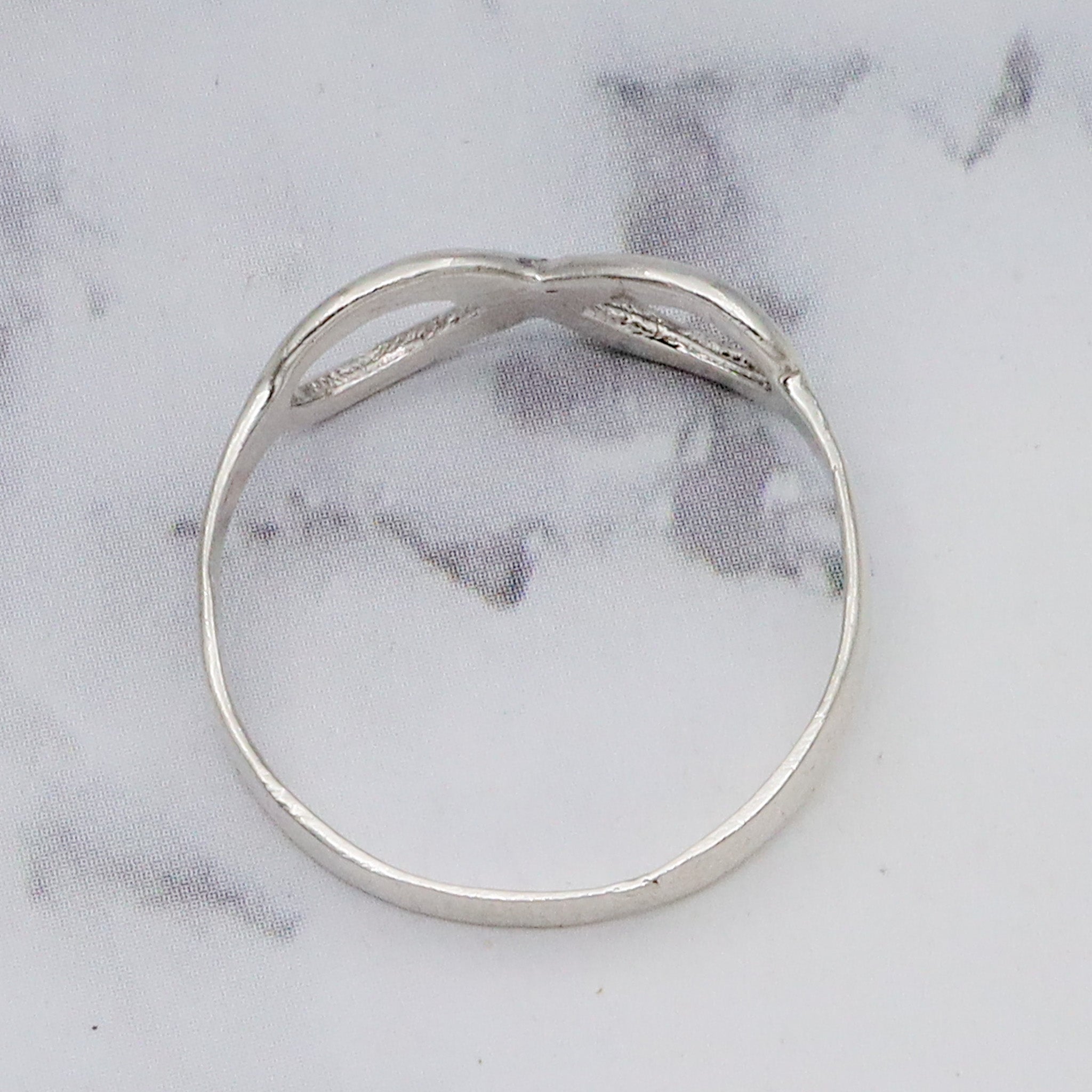Vintage sterling silver infinity ring, sz 7.75