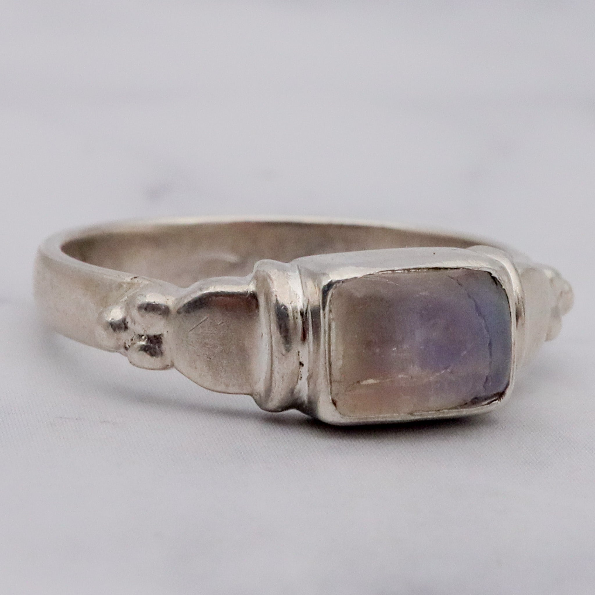 Vintage simple sterling & rainbow moonstone block ring, sz 6