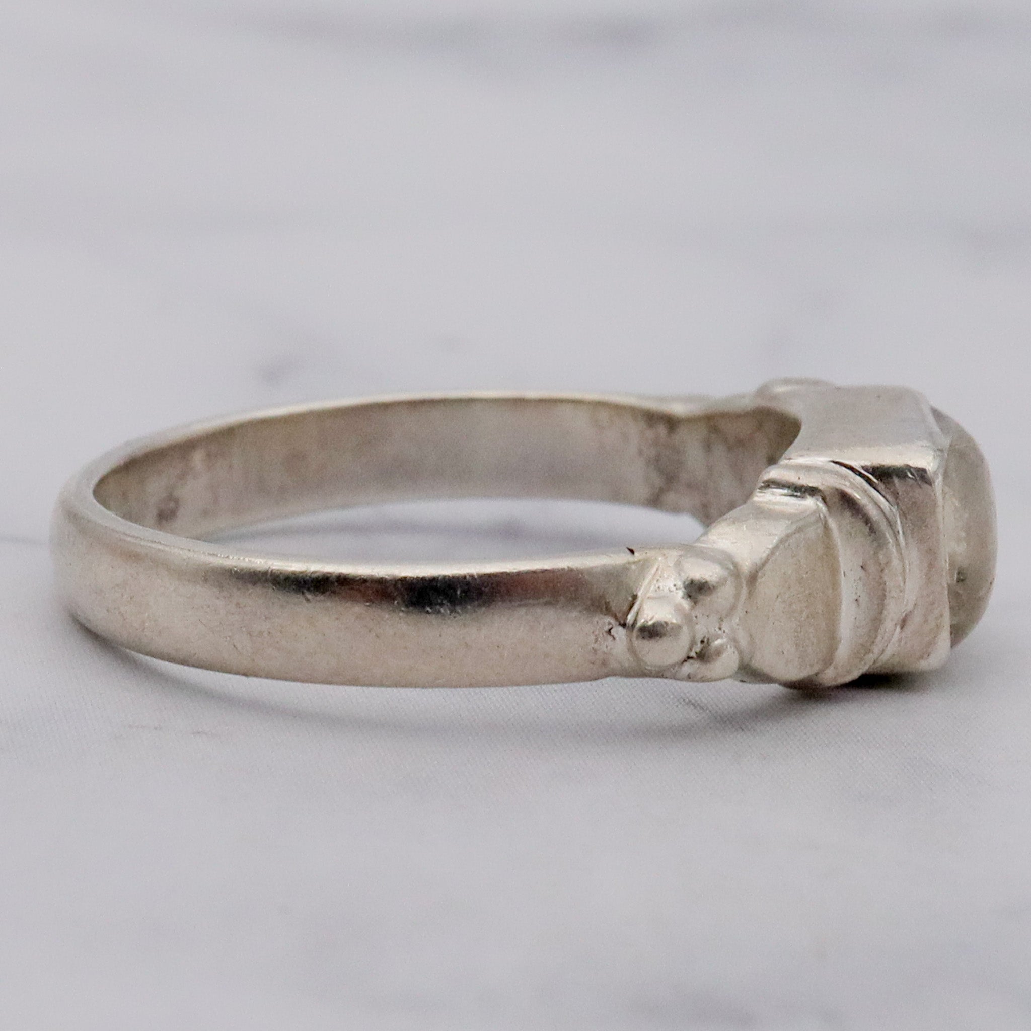 Vintage simple sterling & rainbow moonstone block ring, sz 6