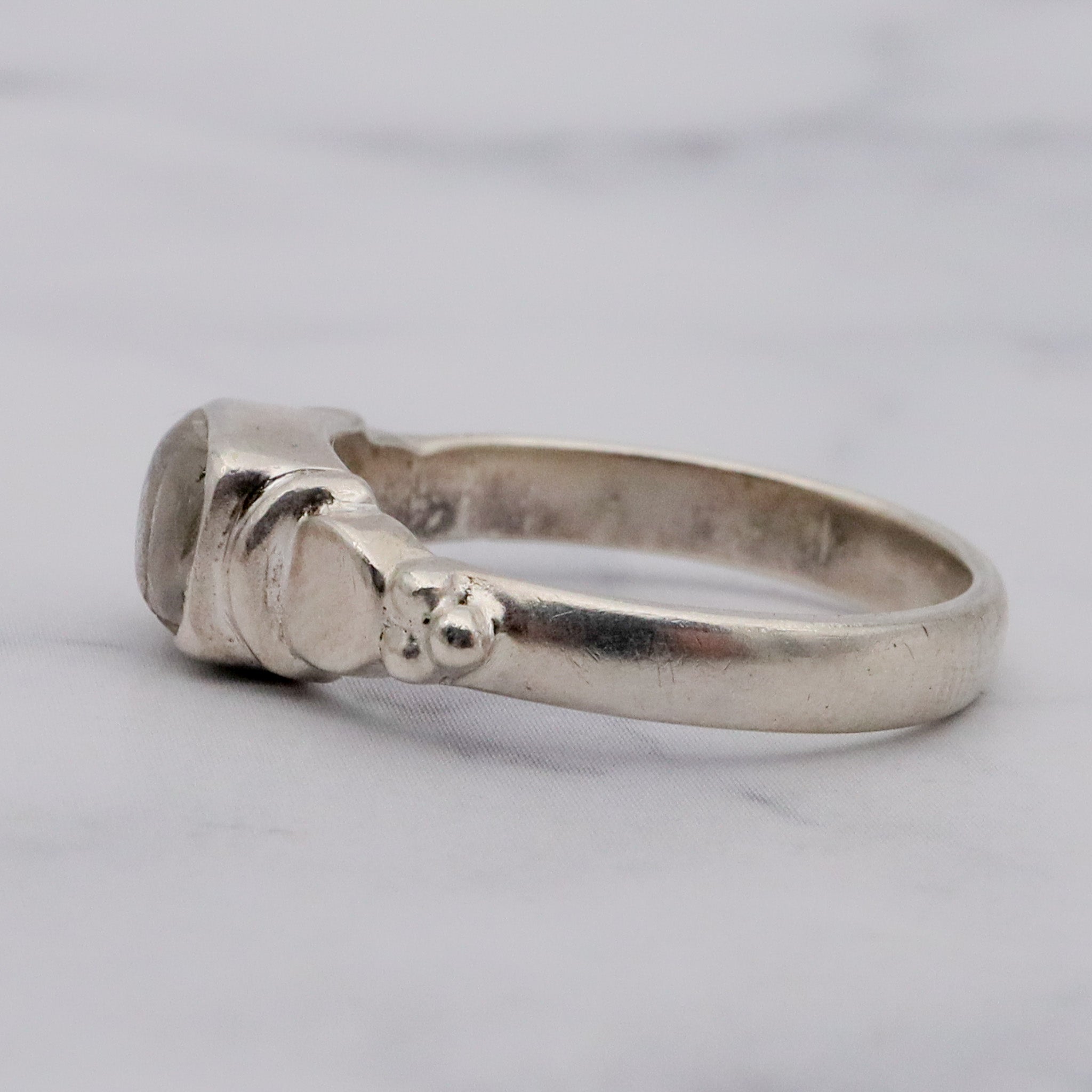 Vintage simple sterling & rainbow moonstone block ring, sz 6