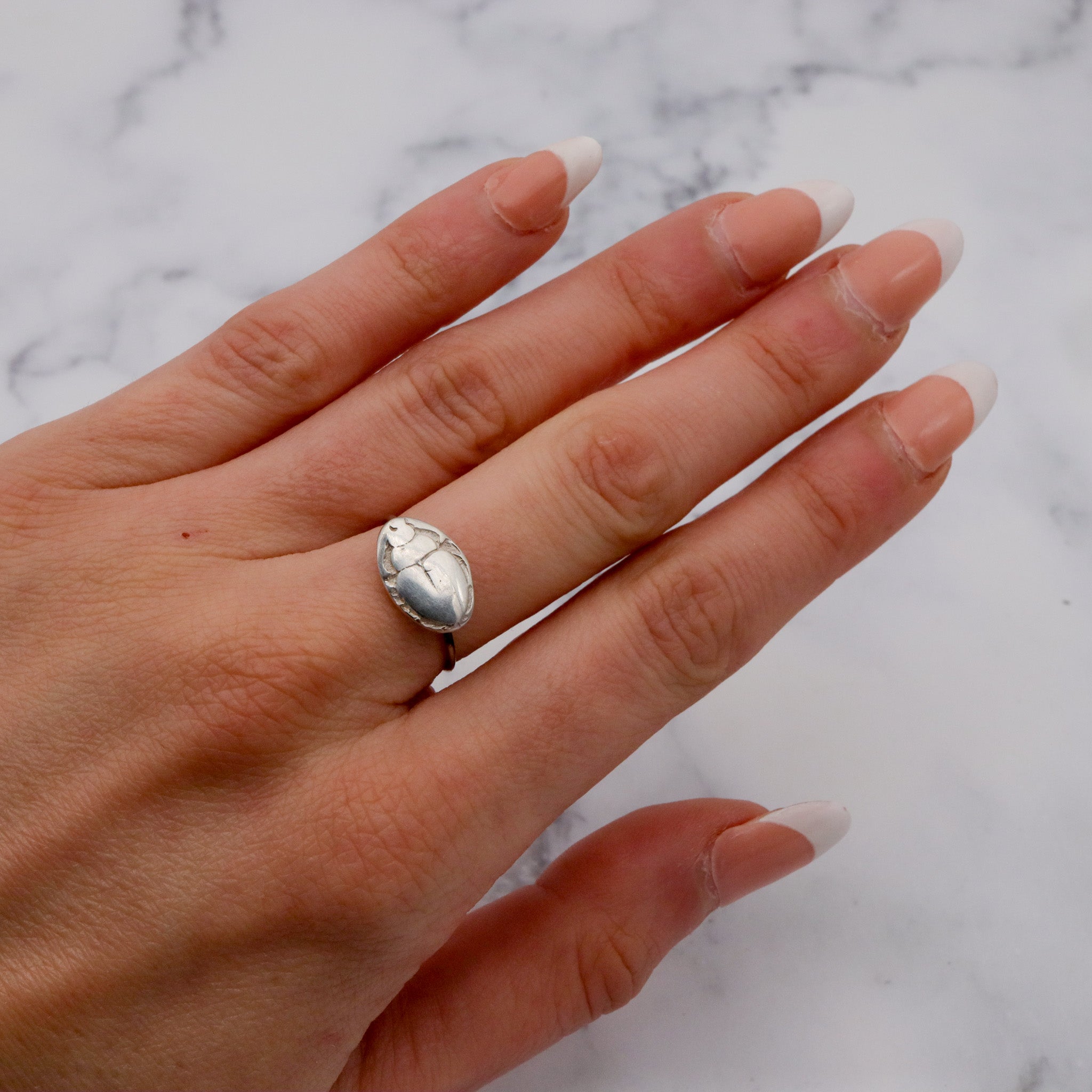 Vintage petite sterling scarab beetle medallion ring, sz 7