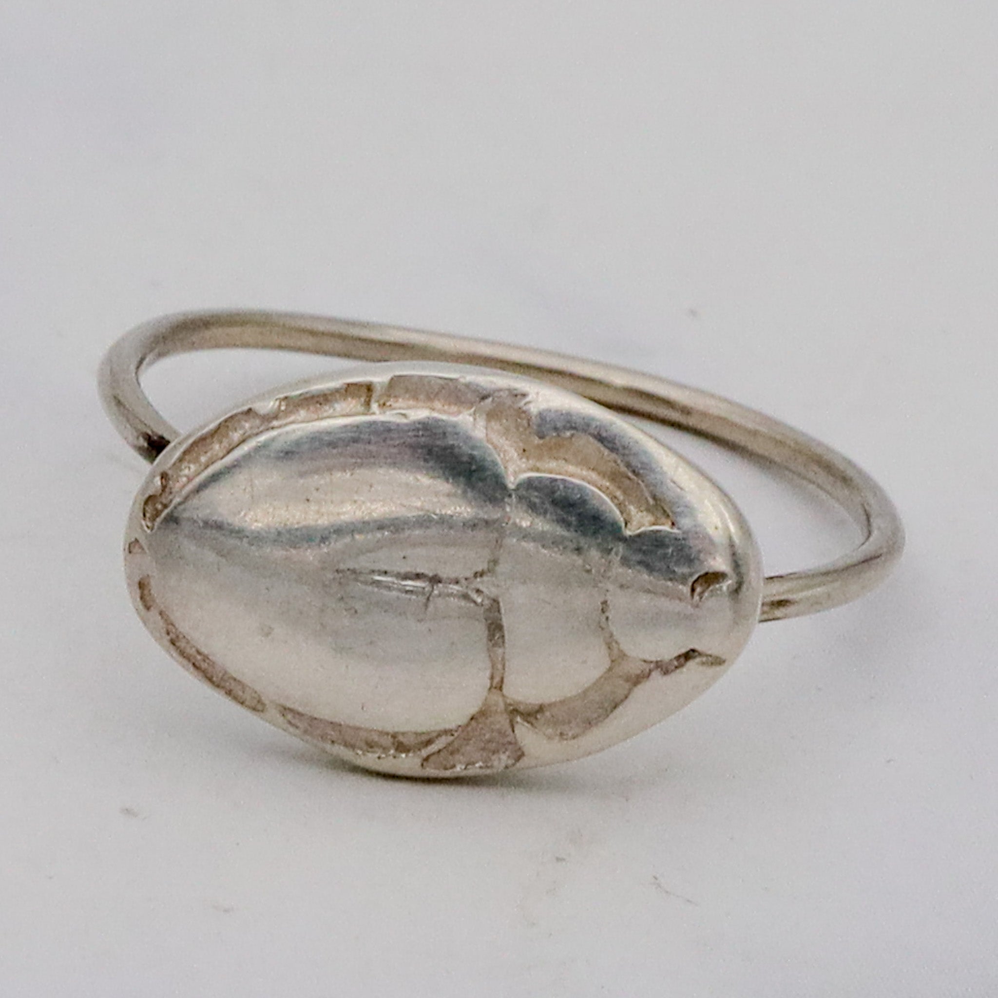Vintage petite sterling scarab beetle medallion ring, sz 7