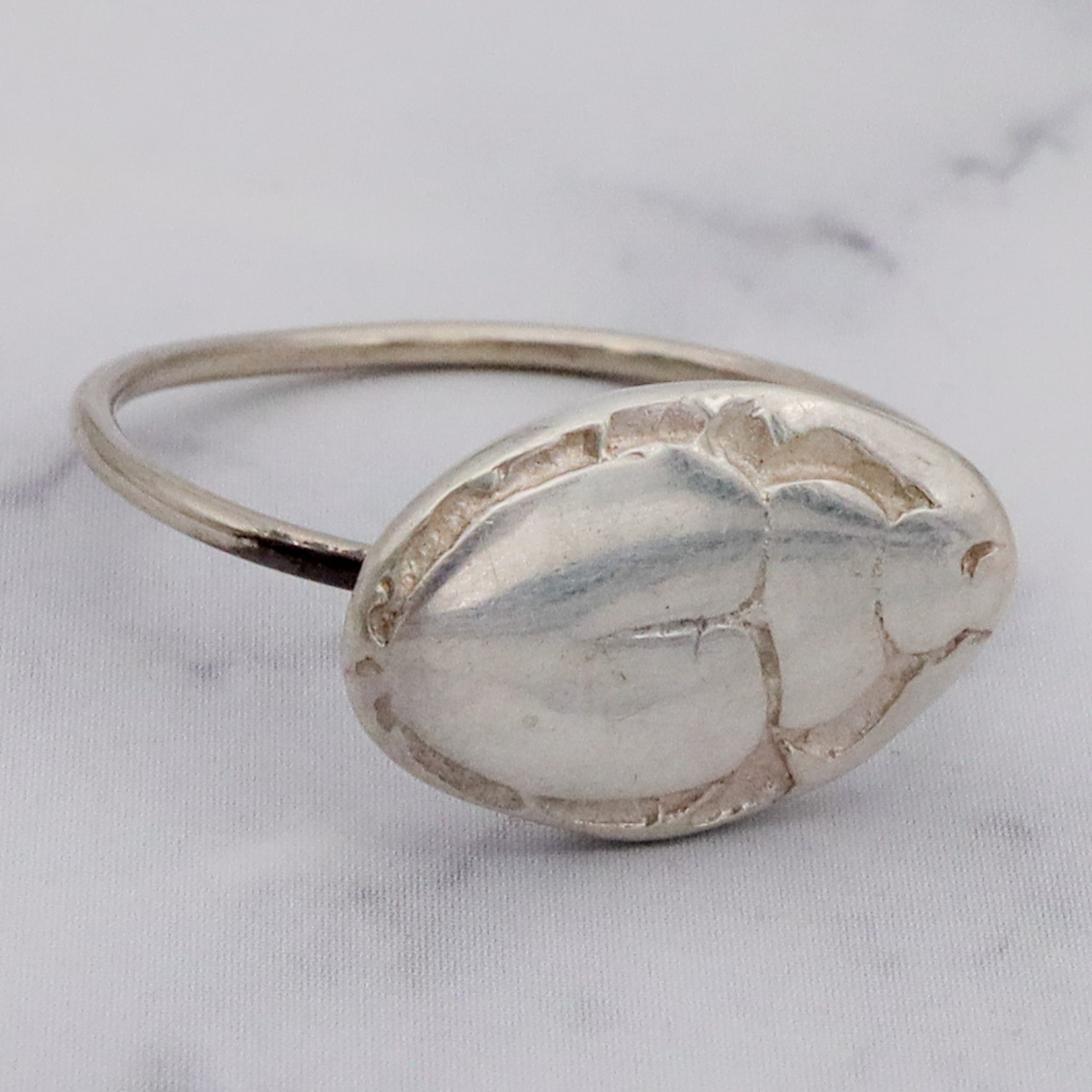 Vintage petite sterling scarab beetle medallion ring, sz 7