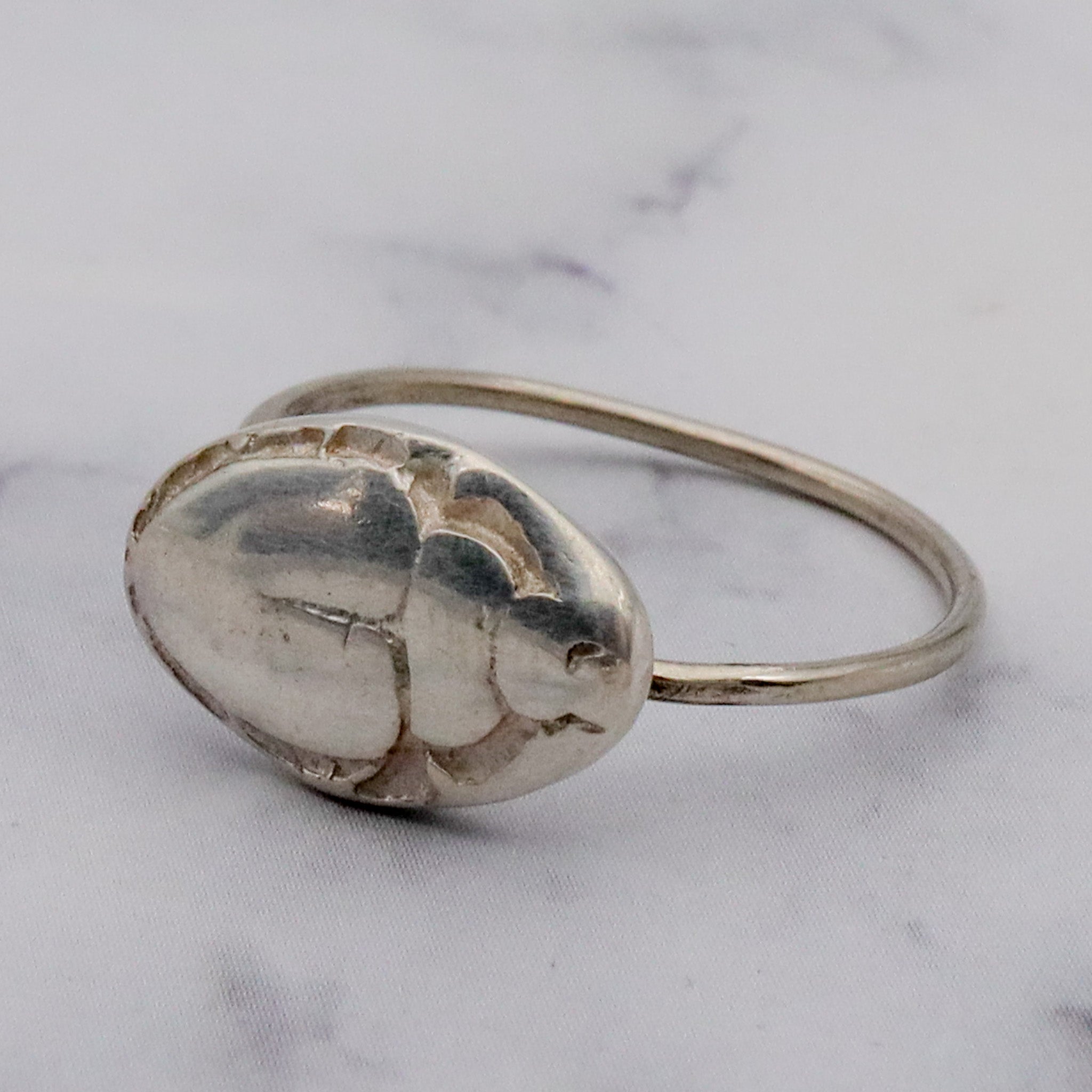 Vintage petite sterling scarab beetle medallion ring, sz 7