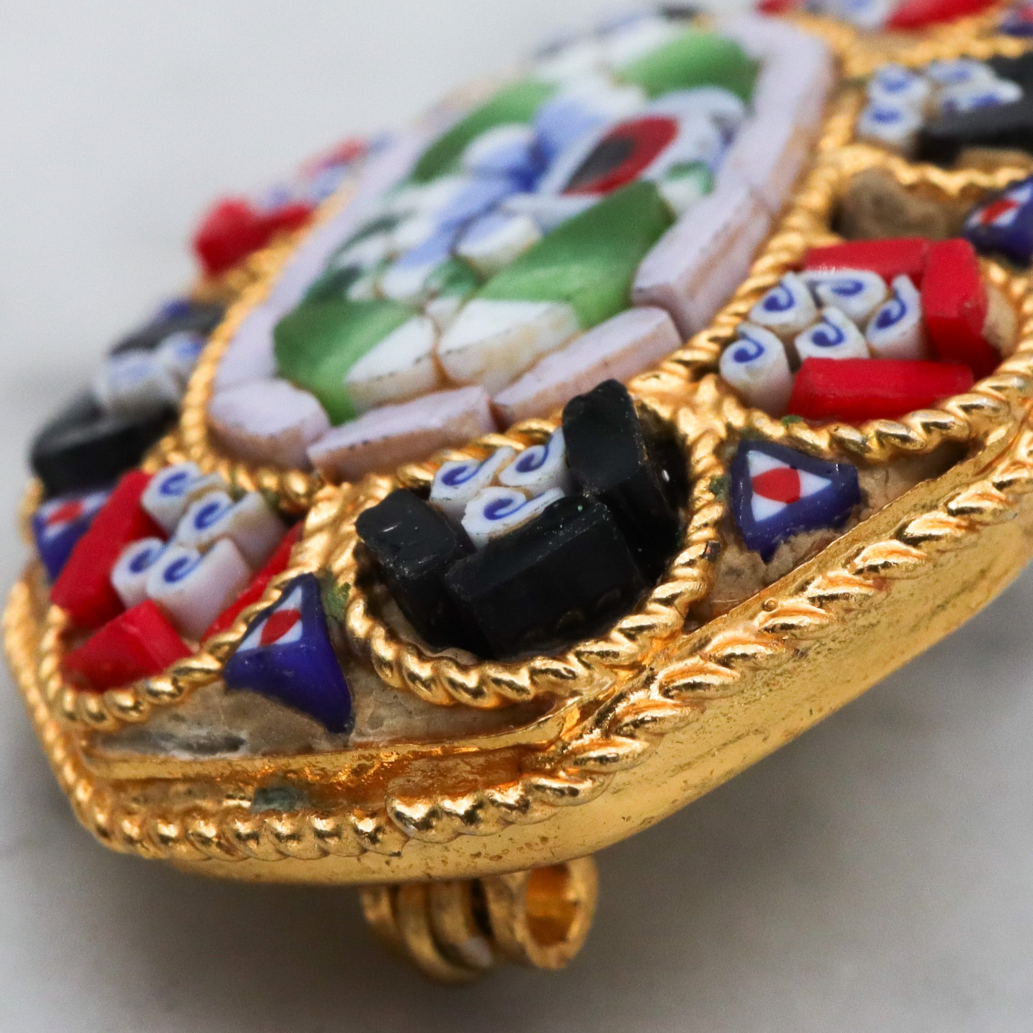 Vintage Italian micro mosaic tile gold plated brooch