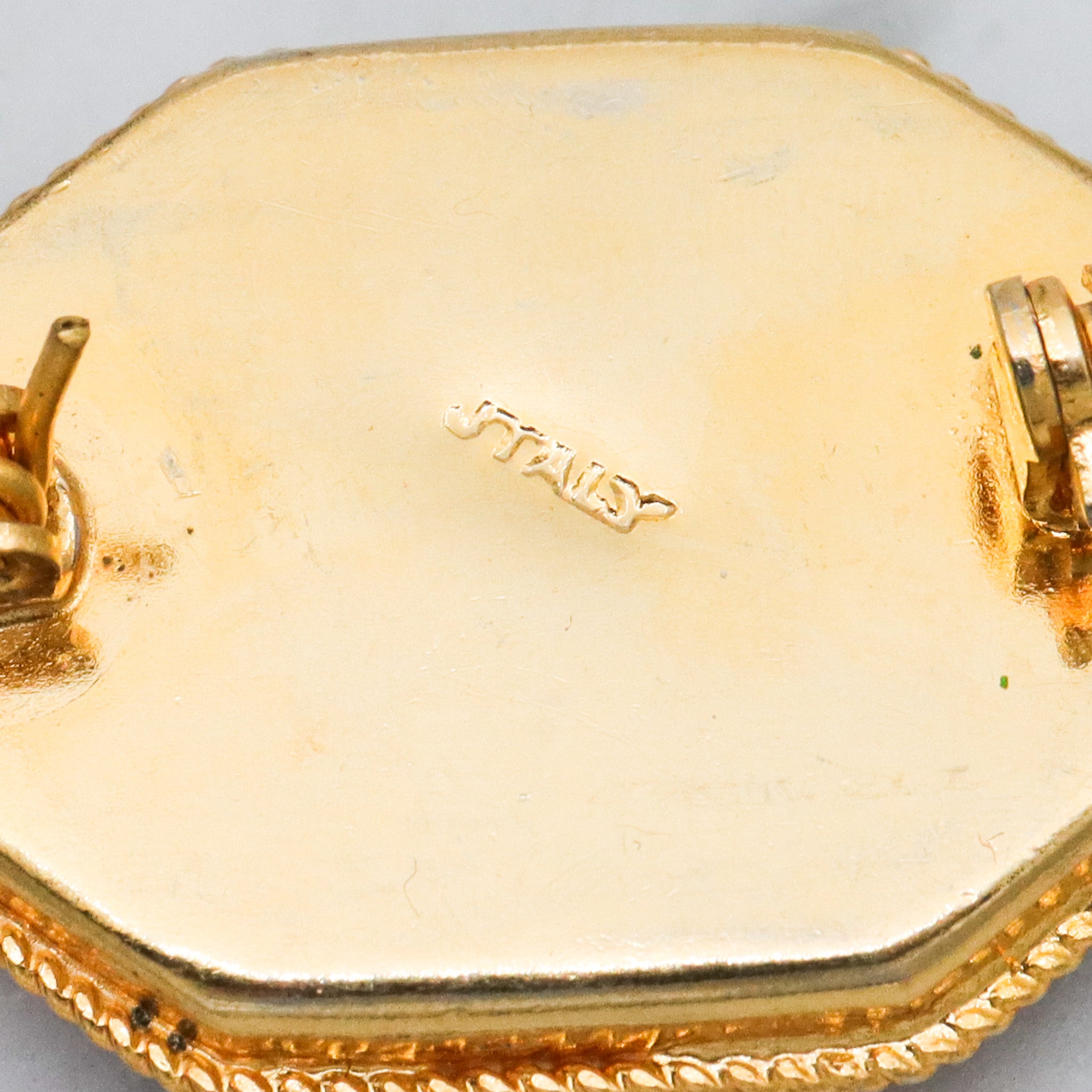 Vintage Italian micro mosaic tile gold plated brooch