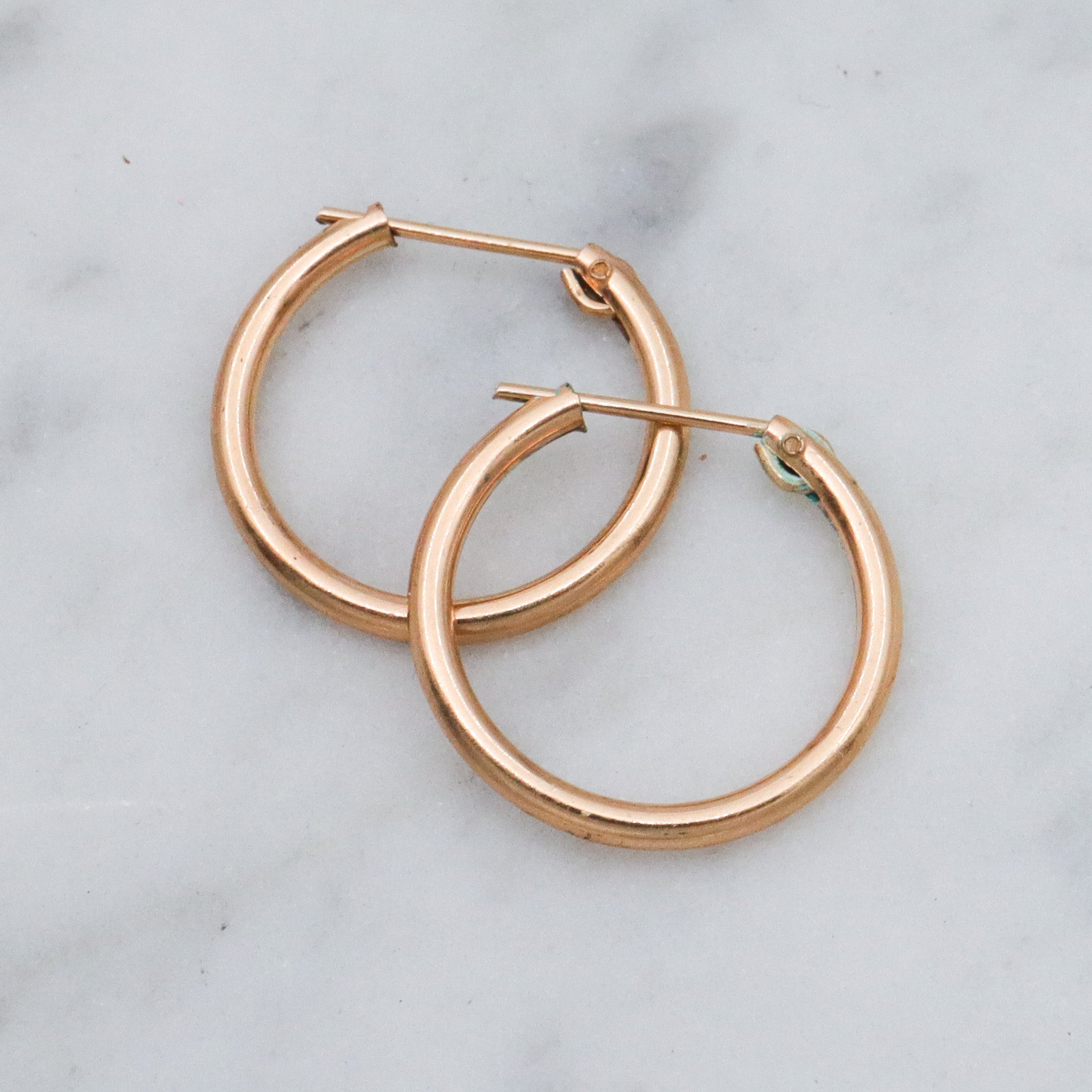 Vintage 10k gold petite hoop earrings