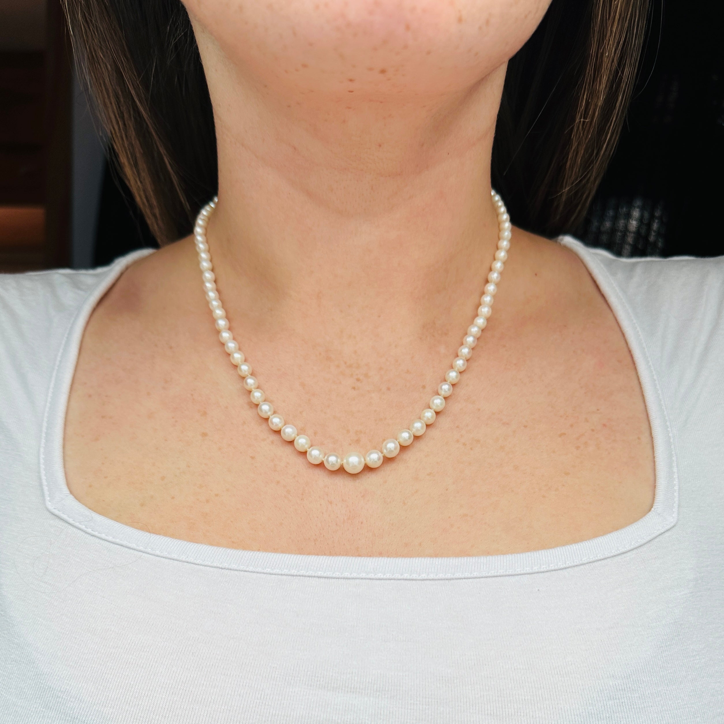 Antique Art Deco graduated pearl necklace w/ 14k white gold filigree clasp, 17"