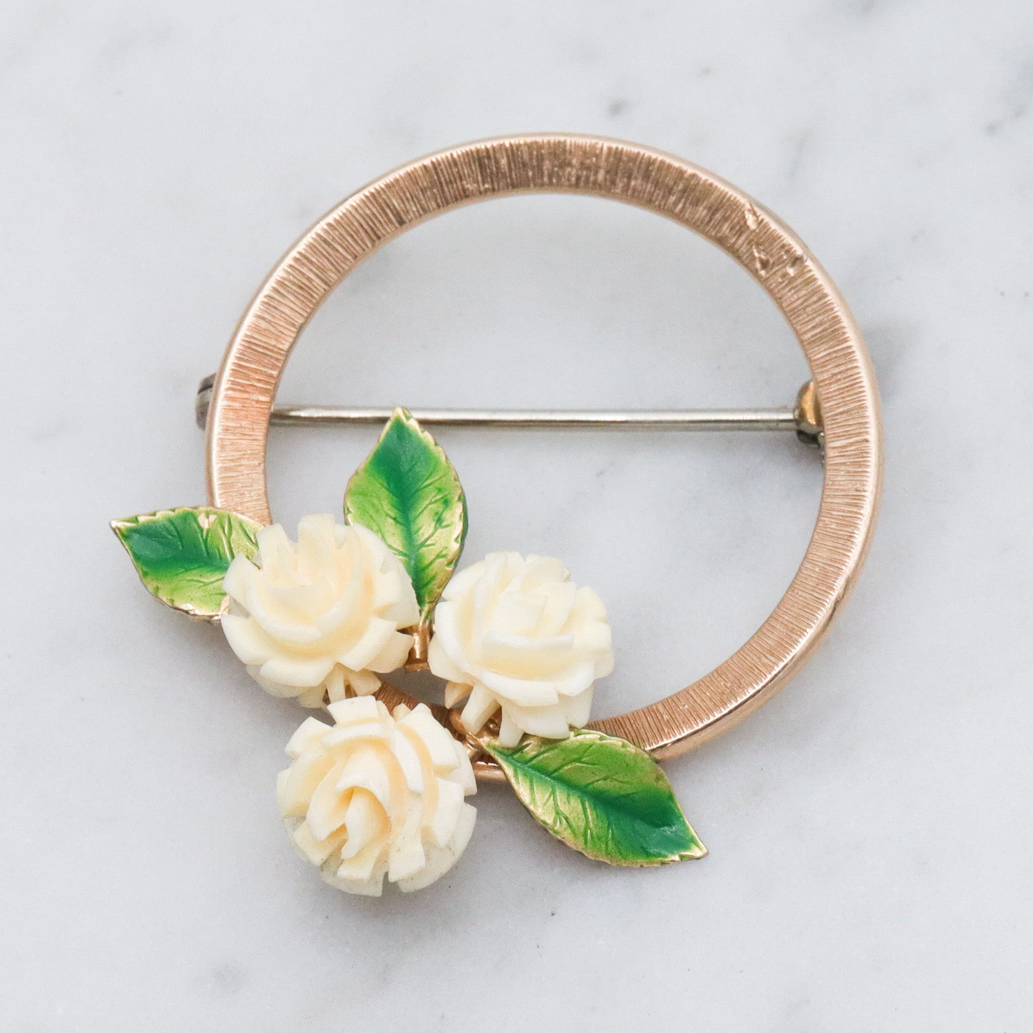 Retro Krementz gold plated circle wreath brooch with white roses