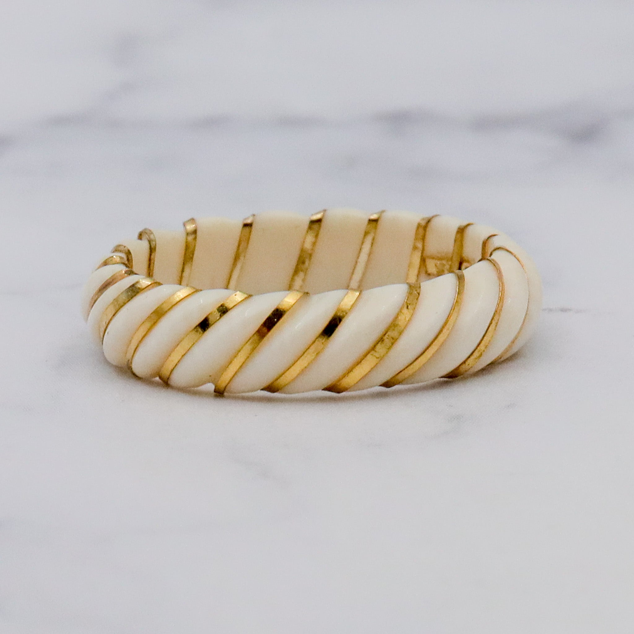 Retro Mid-Century Modern carved bone with gilt sterling overlay twist band, sz 5.5