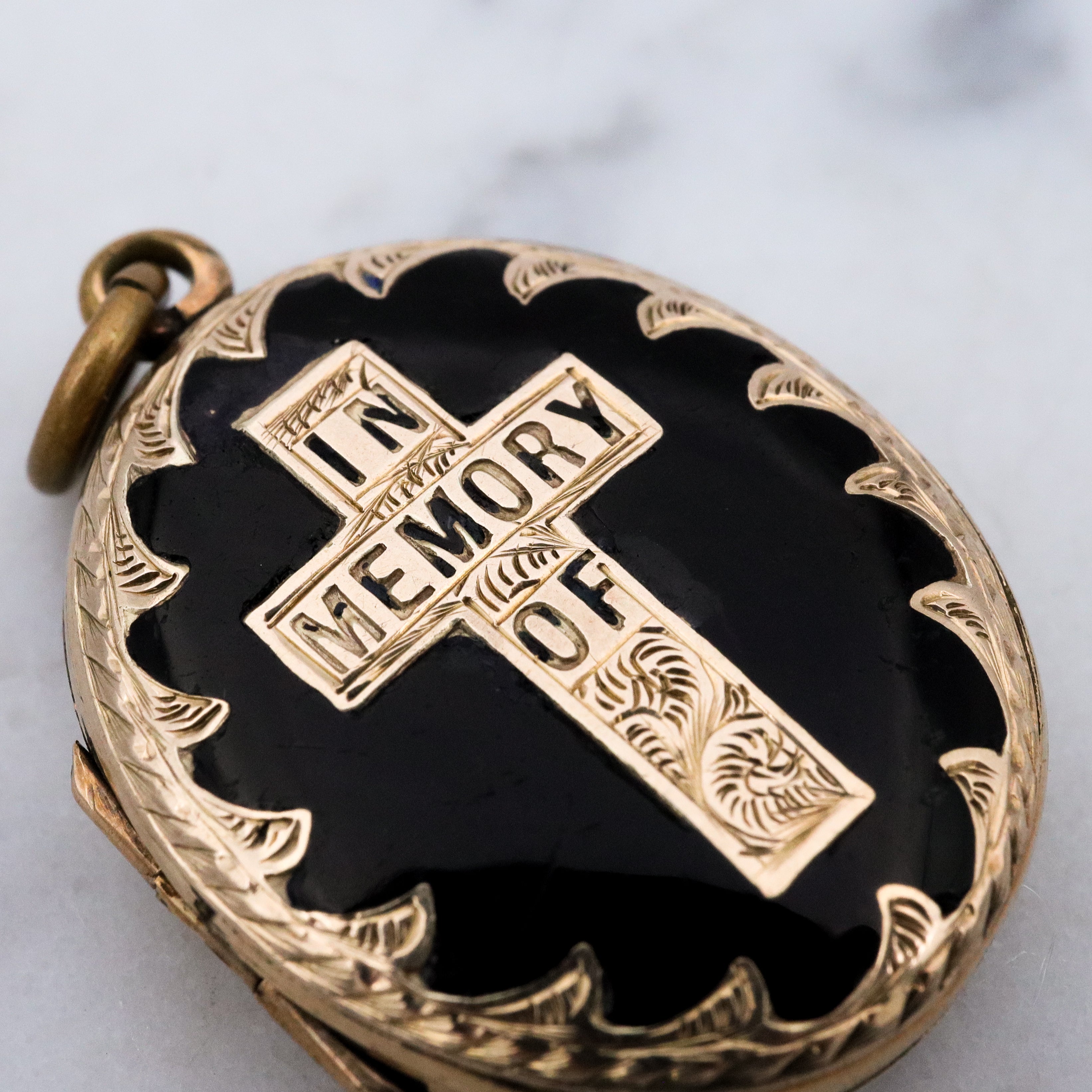 Antique Victorian 9k gold front & back "In Memory Of" black enamel mourning locket pendant