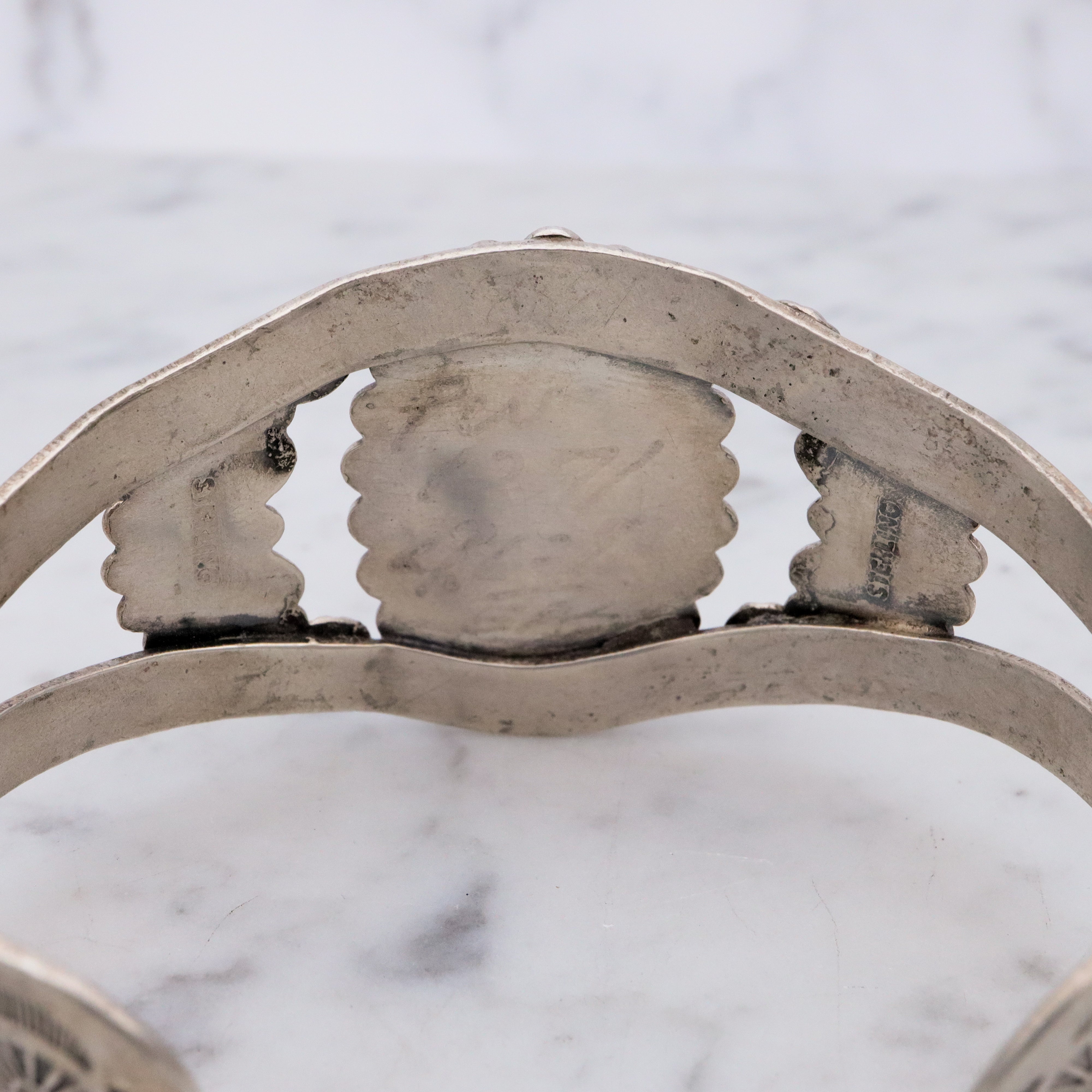 Navajo sterling silver agate cuff bracelet