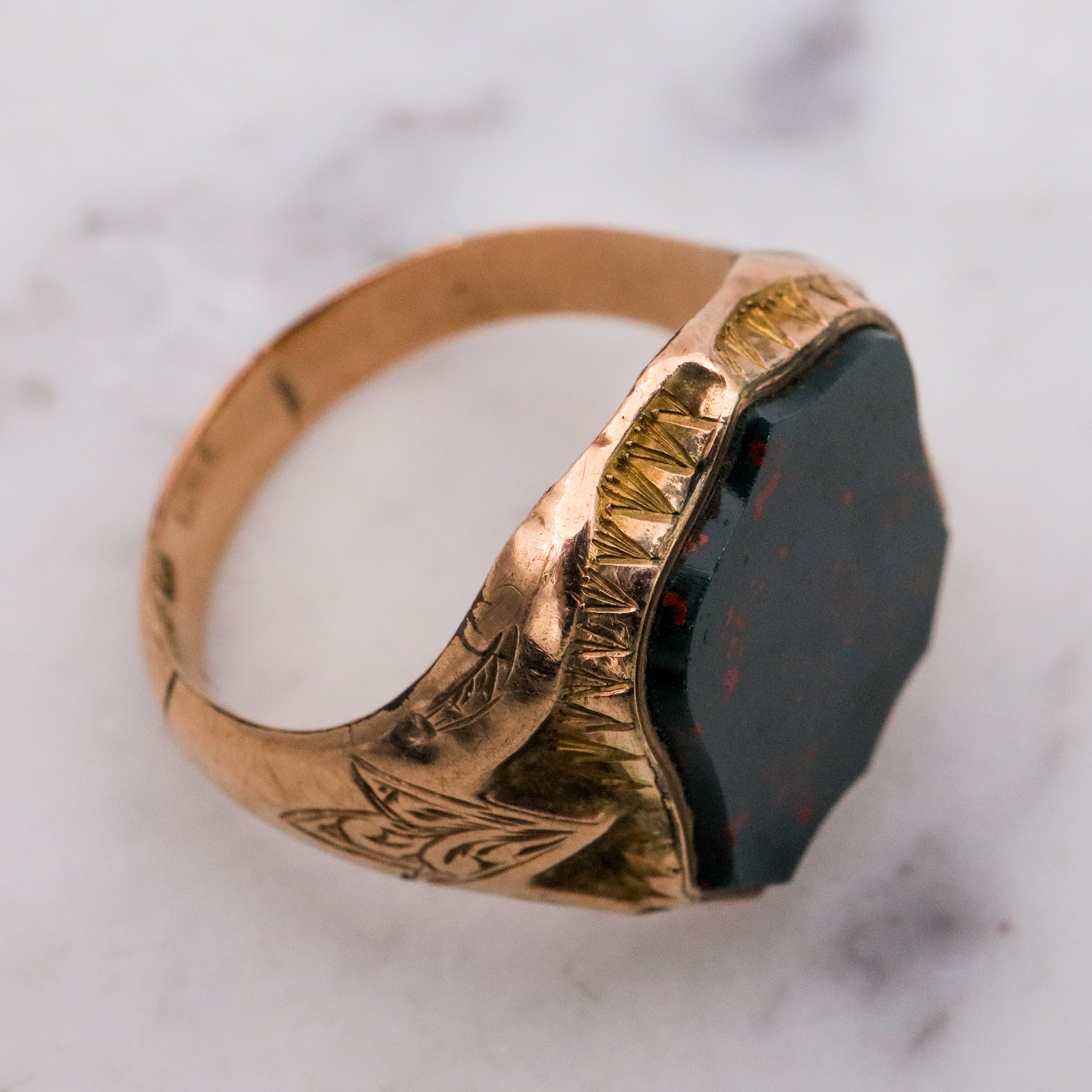 Antique Victorian 1885 English 9k gold bloodstone signet ring, sz 7.5