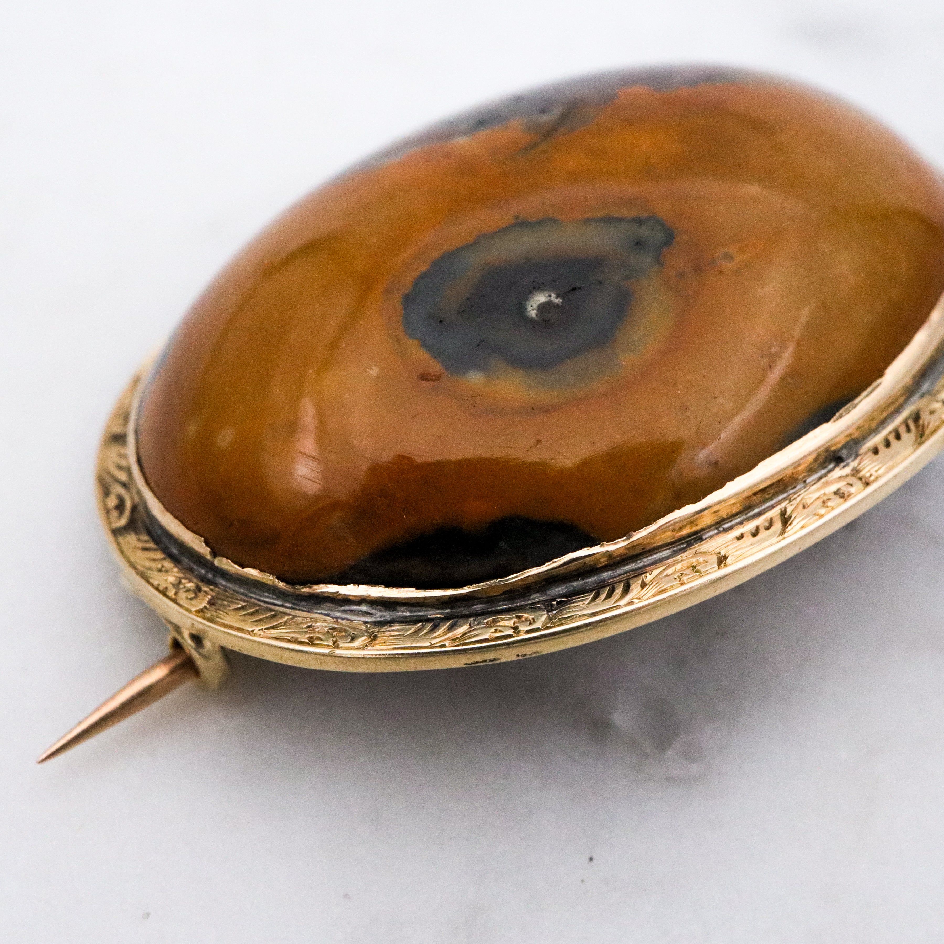 Antique Victorian 10k gold yellow jasper oval cabochon brooch